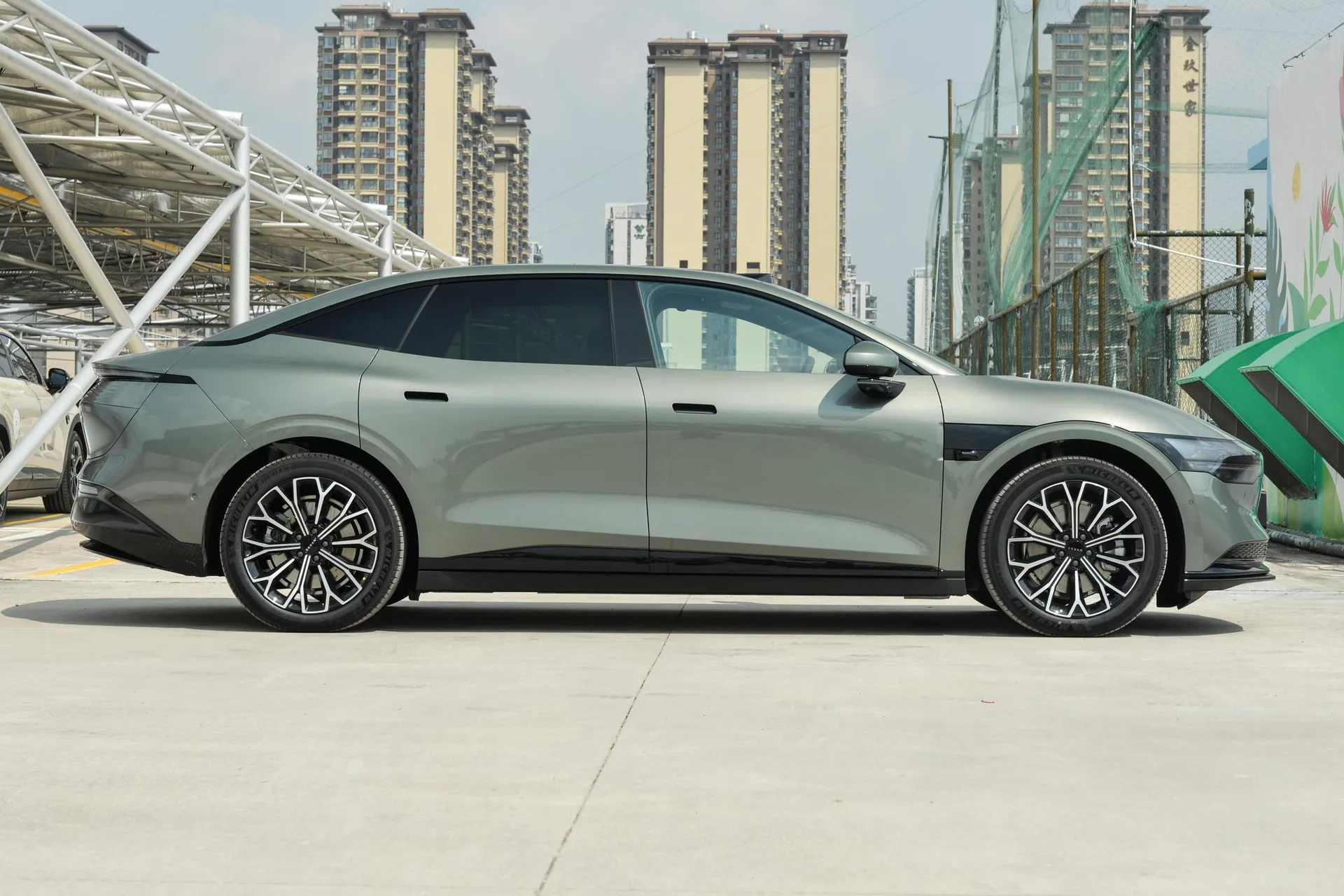  007 RWD Smart Driving 75kWh
