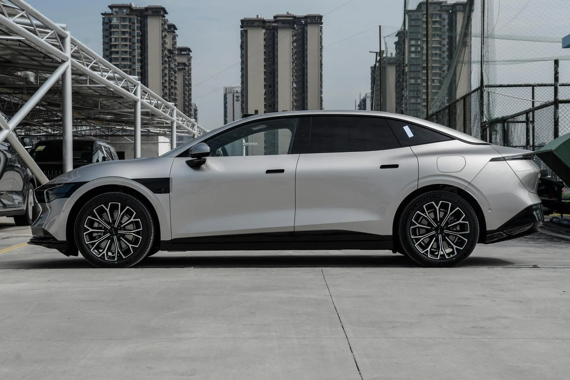  007 RWD Smart Driving 75kWh