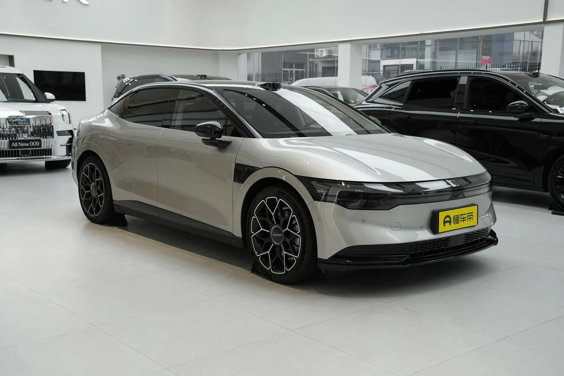  007 RWD Smart Driving 75kWh