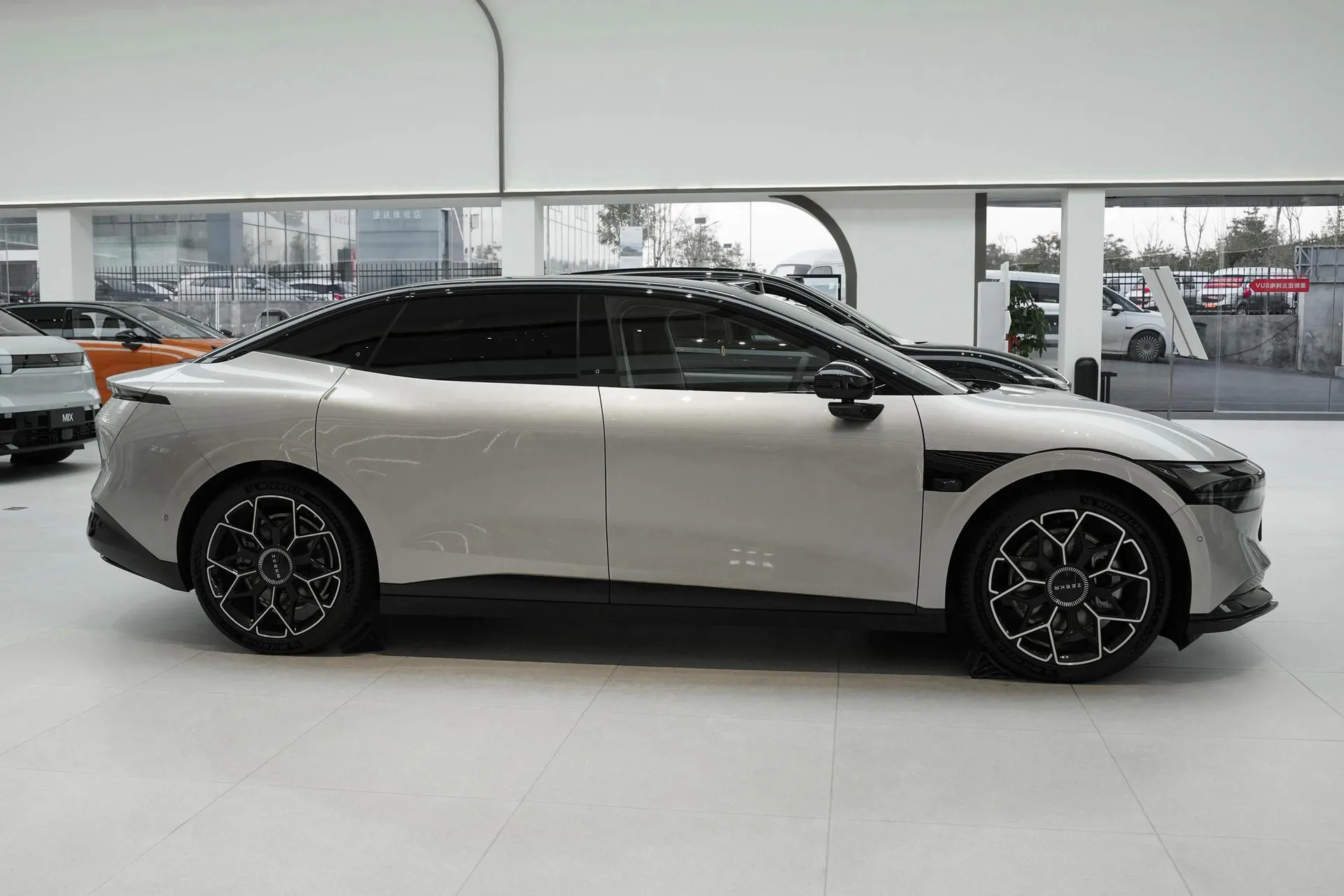  007 RWD Smart Driving 75kWh