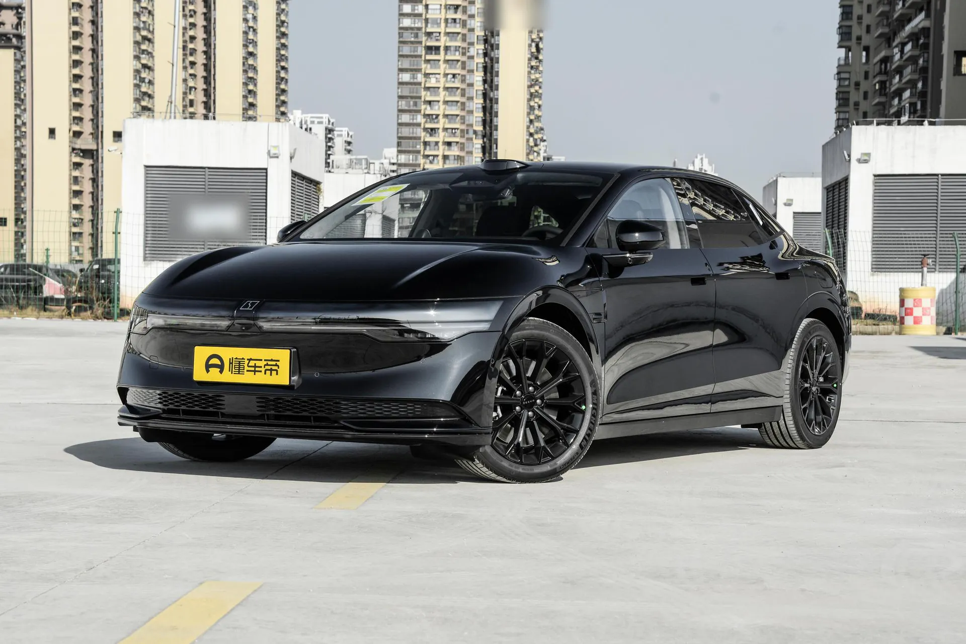 Седан Zeekr 007 AWD Smart Driving 75kWh (2025)