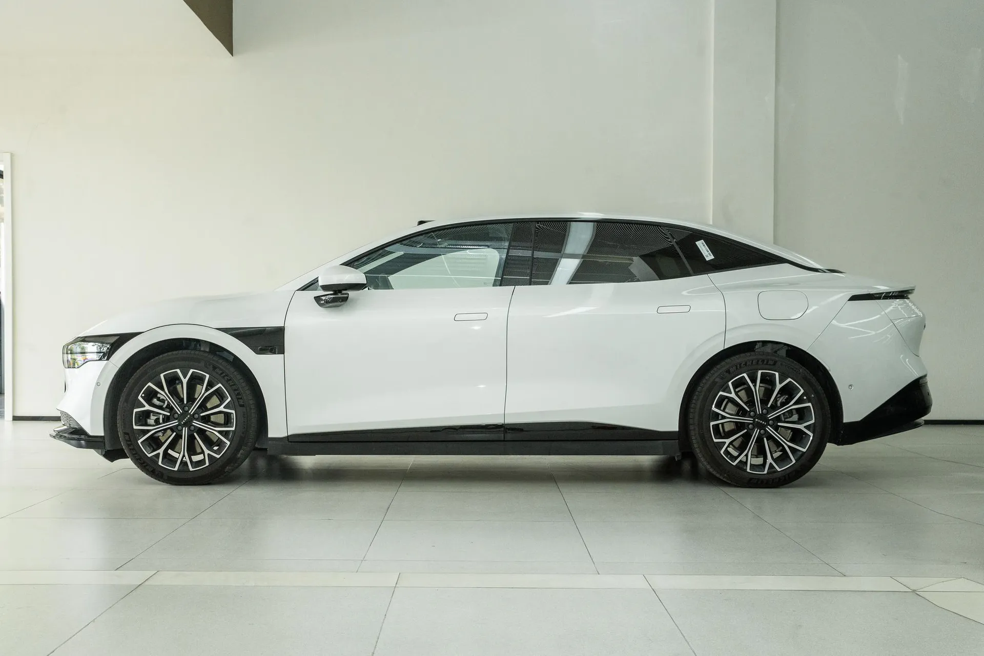  007 AWD Smart Driving 75kWh