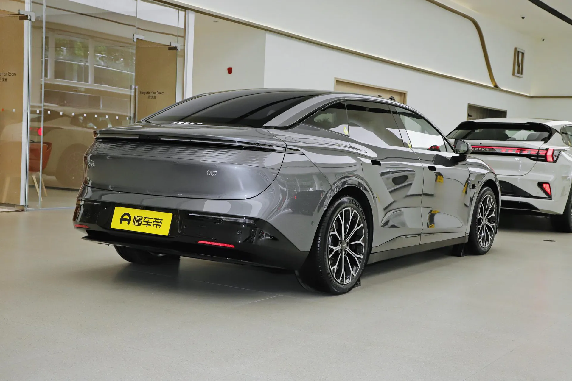  007 Long Range RWD Smart Driving 100kWh