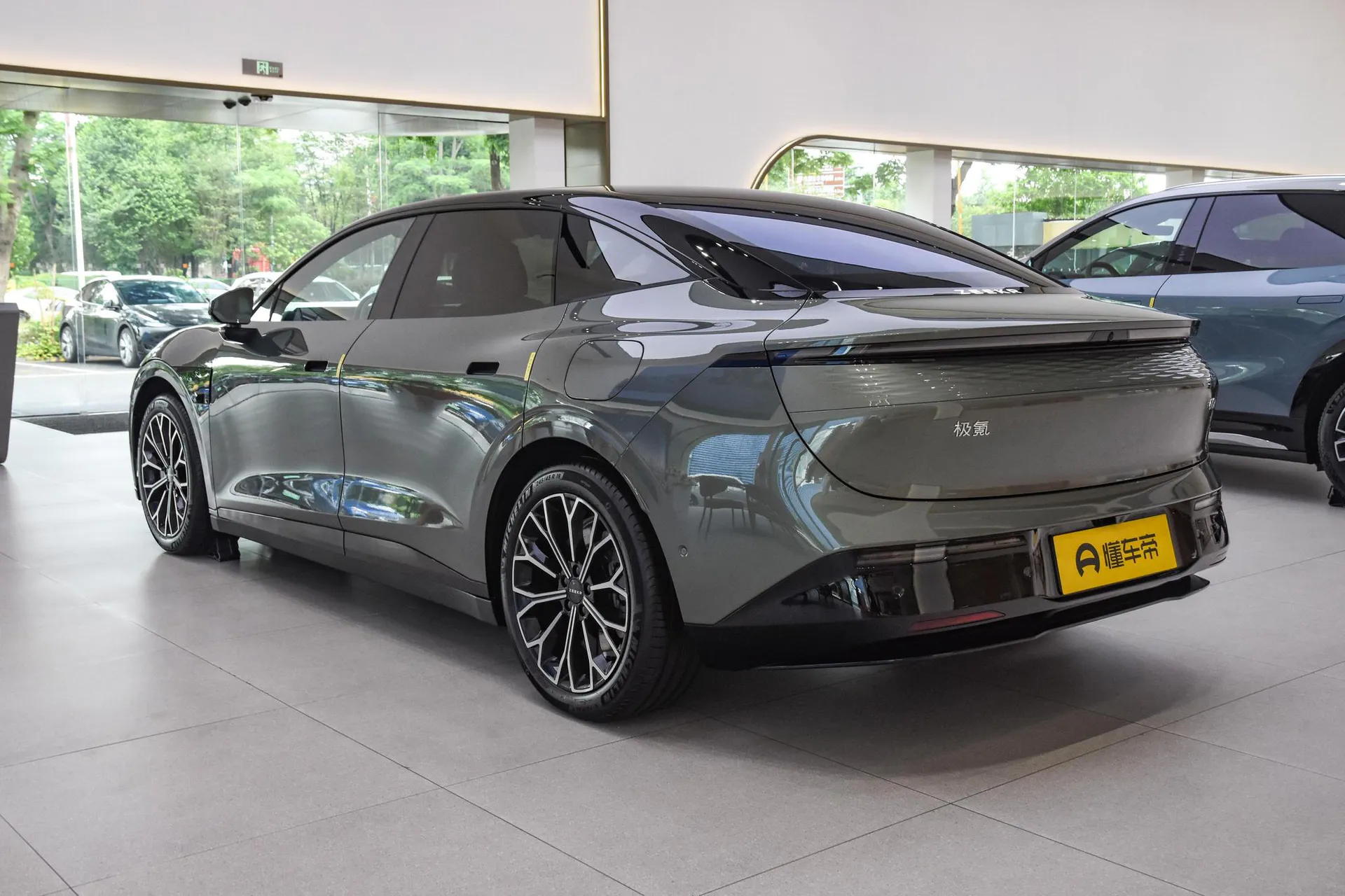  007 Long Range RWD Smart Driving 100kWh