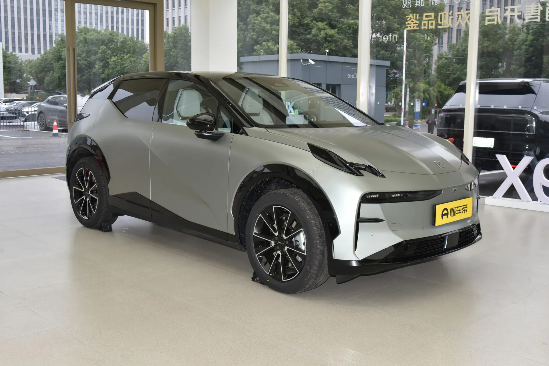  X Max 5-Seater