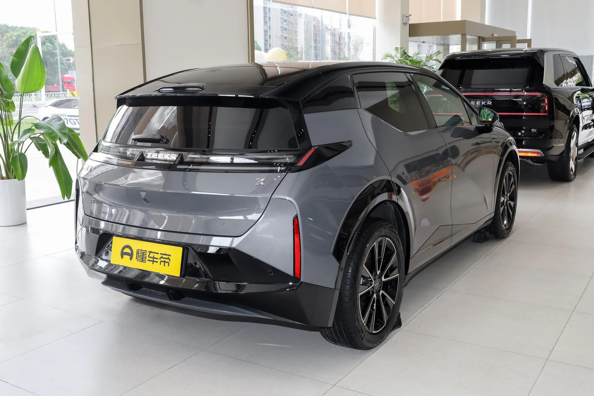  X Max 5-Seater