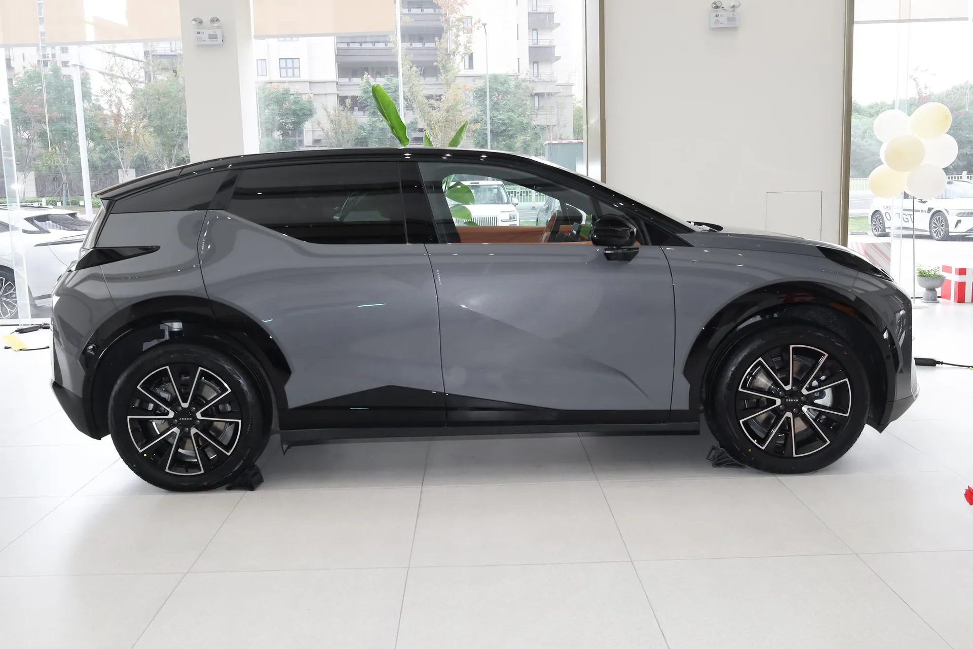  X Max 5-Seater