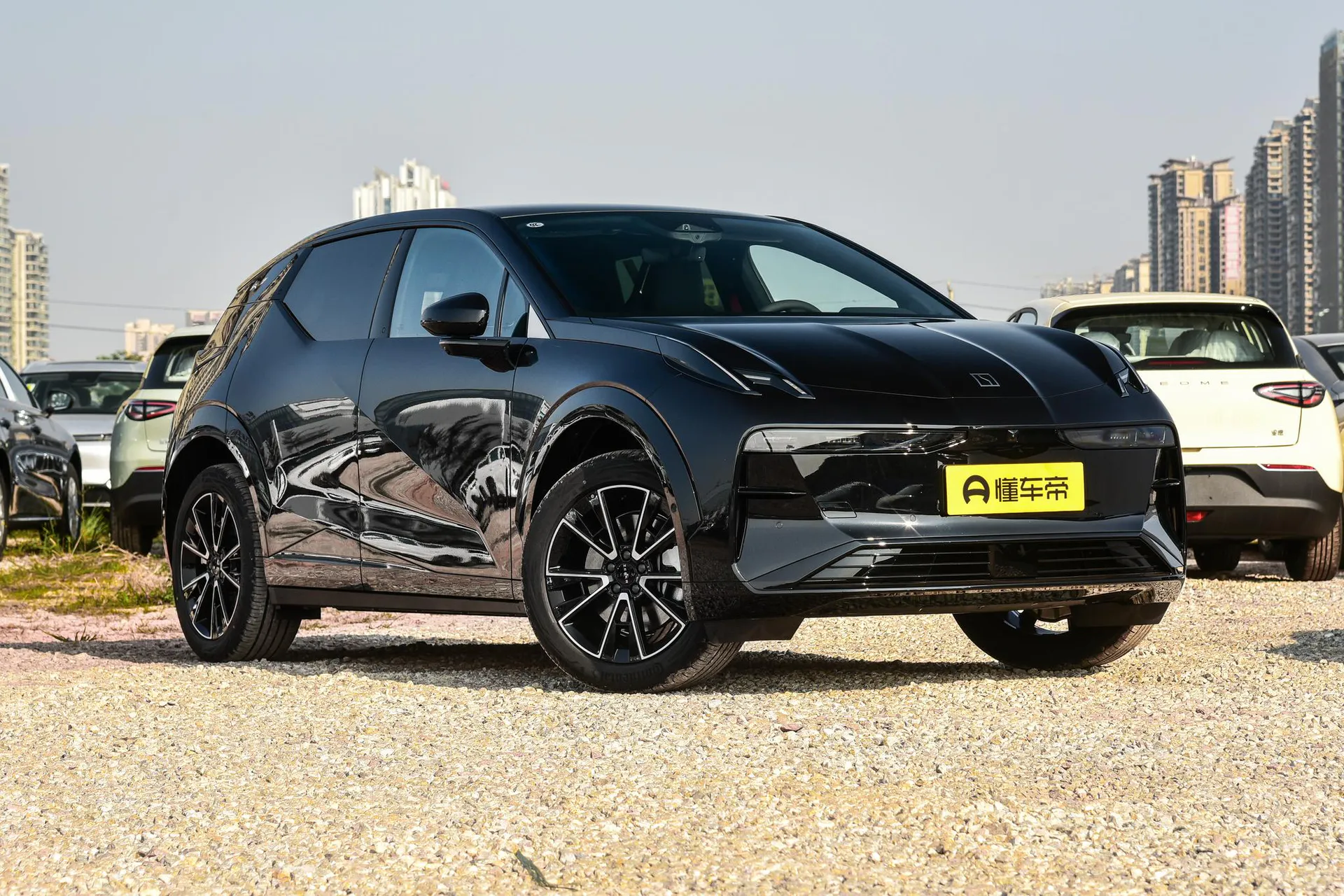  X Max 4-Seater