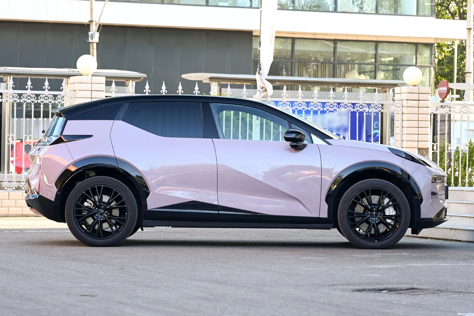  X Ultra 5-Seater
