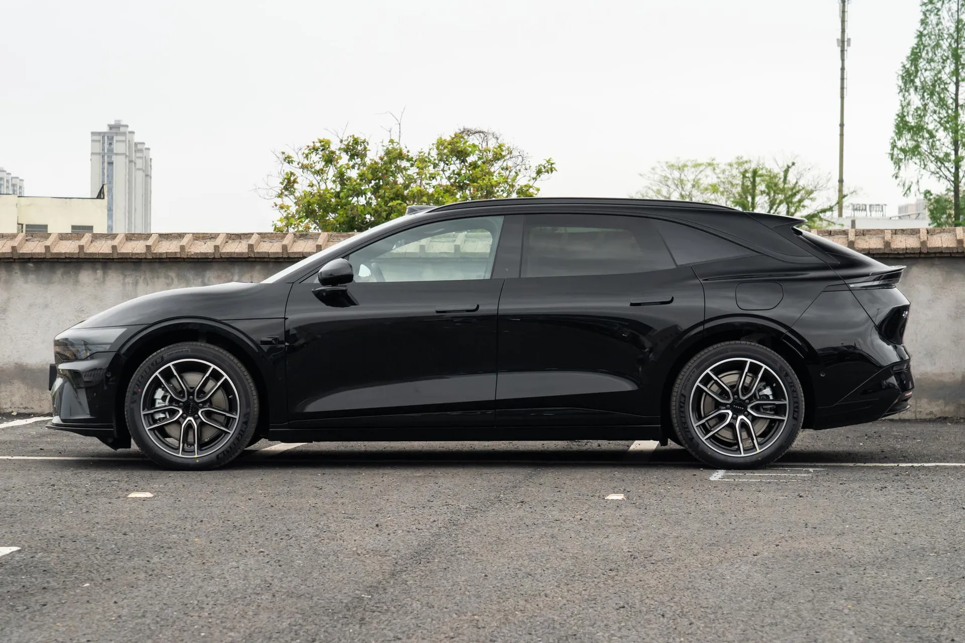 007 GT RWD Max 75kWh