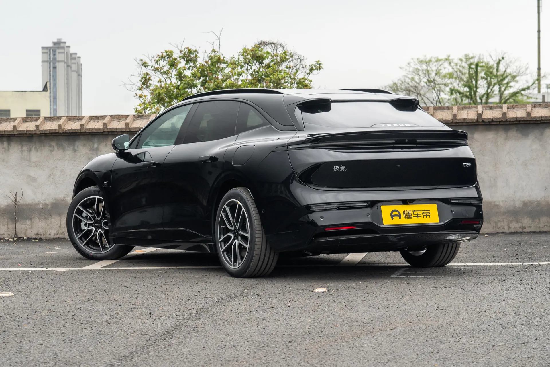  007 GT RWD Max 75kWh