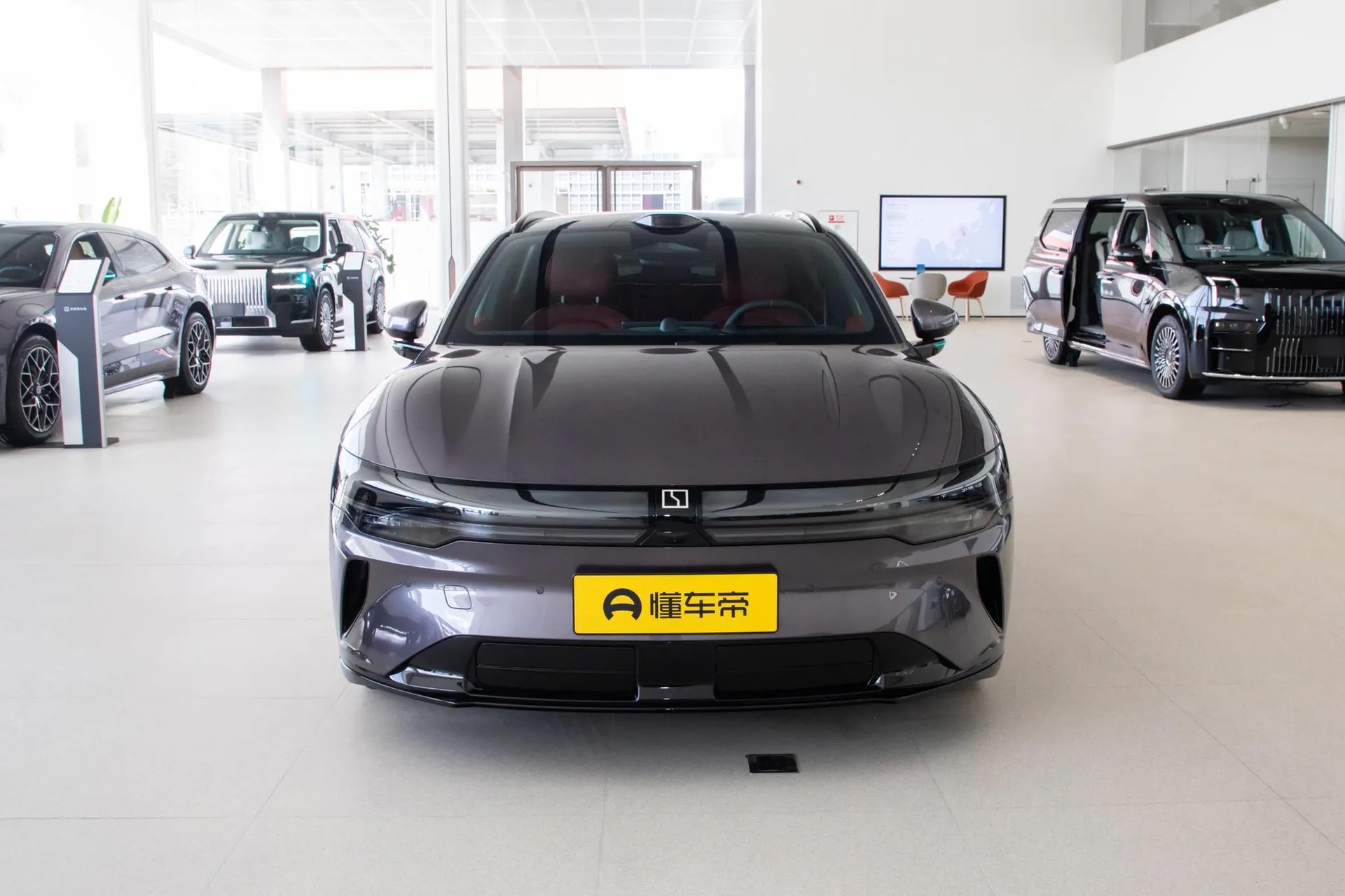  007 GT RWD Max 75kWh