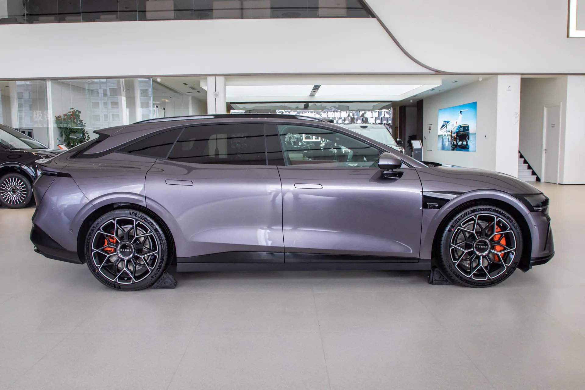  007 GT RWD Max 75kWh