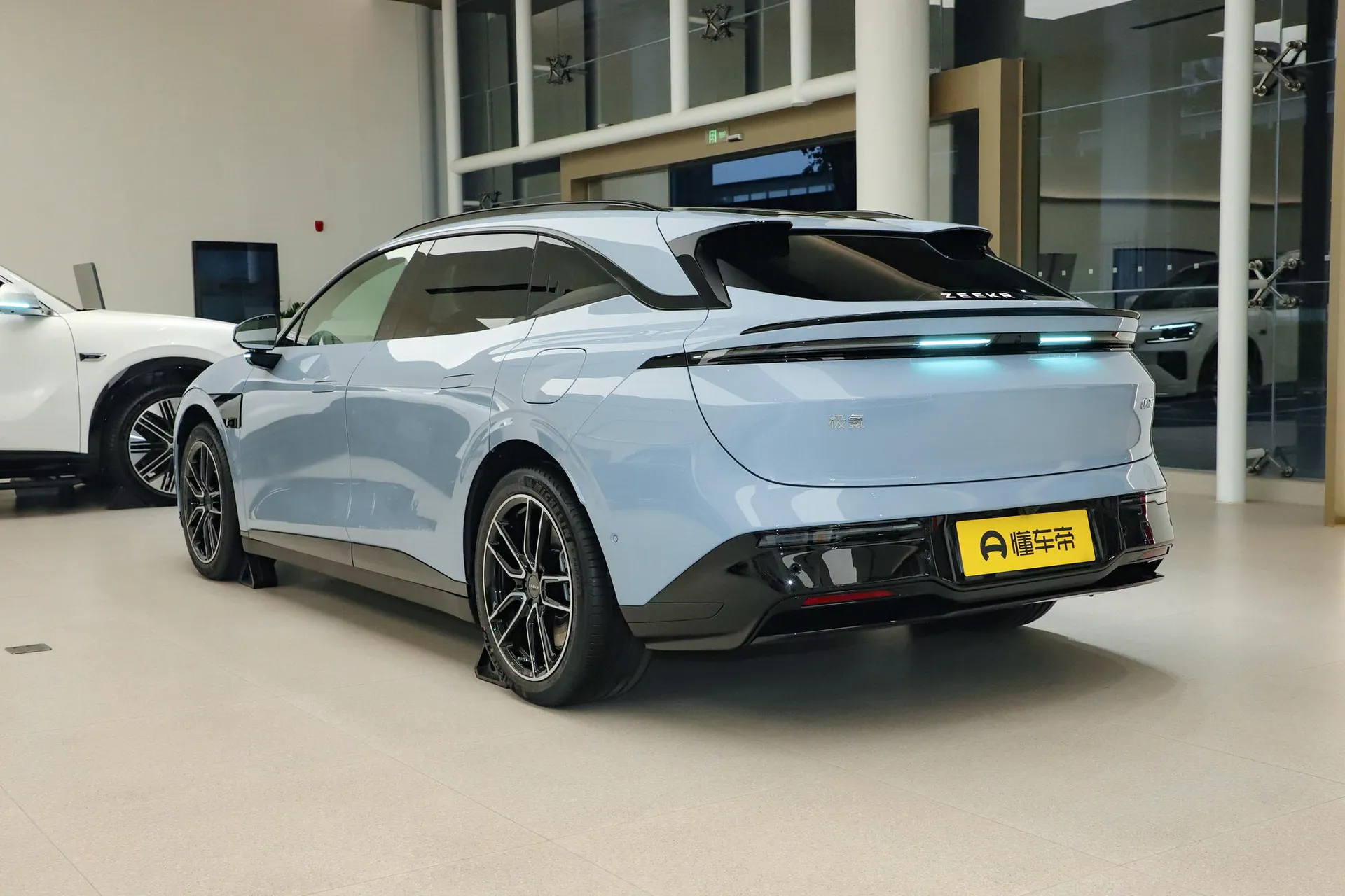  007 GT RWD Max 75kWh