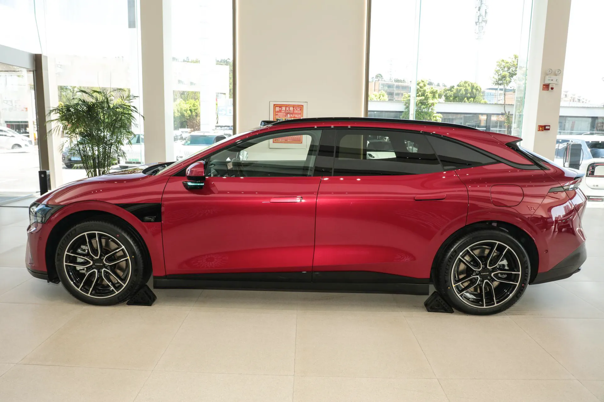  007 GT RWD Max 75kWh