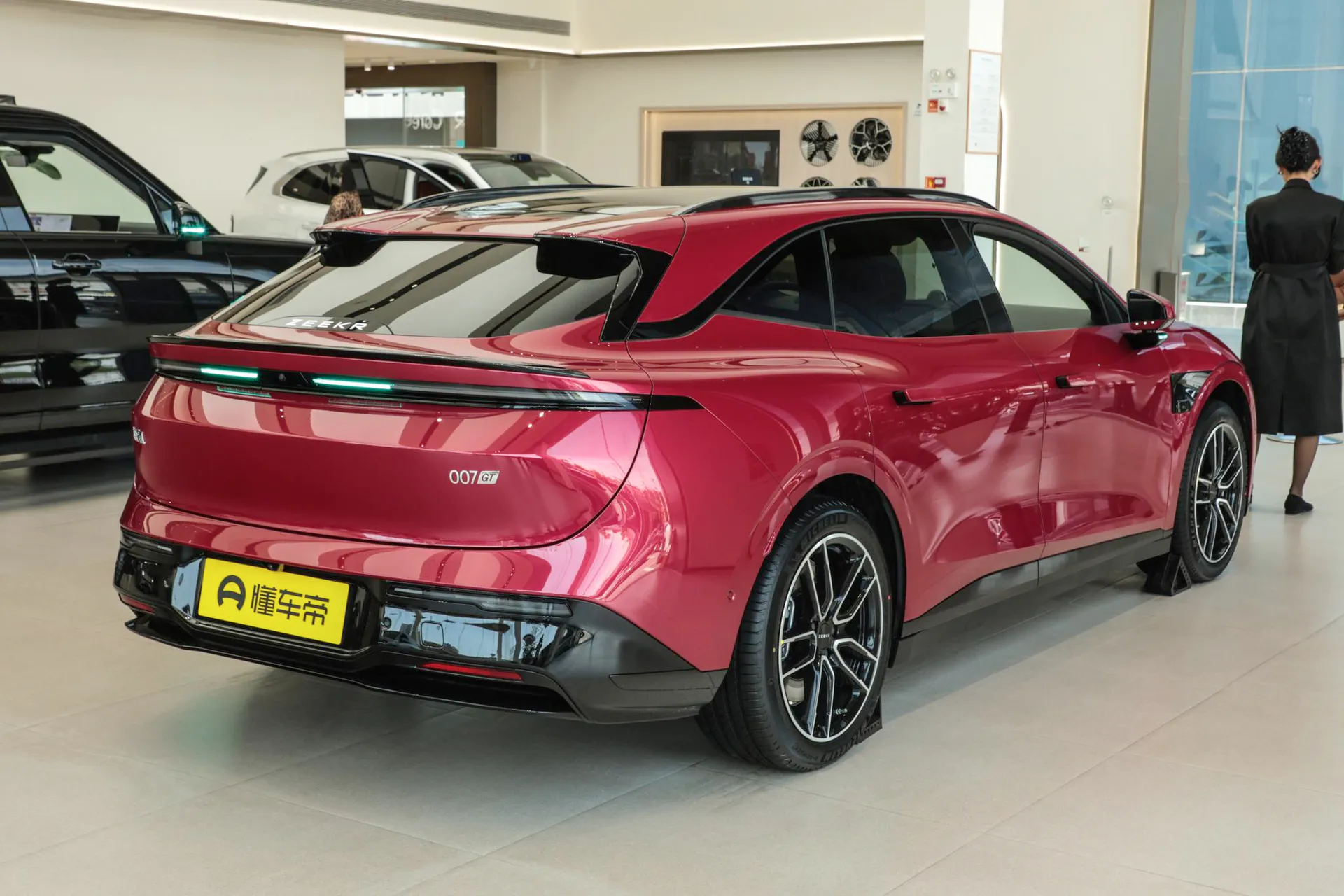  007 GT RWD Max 75kWh