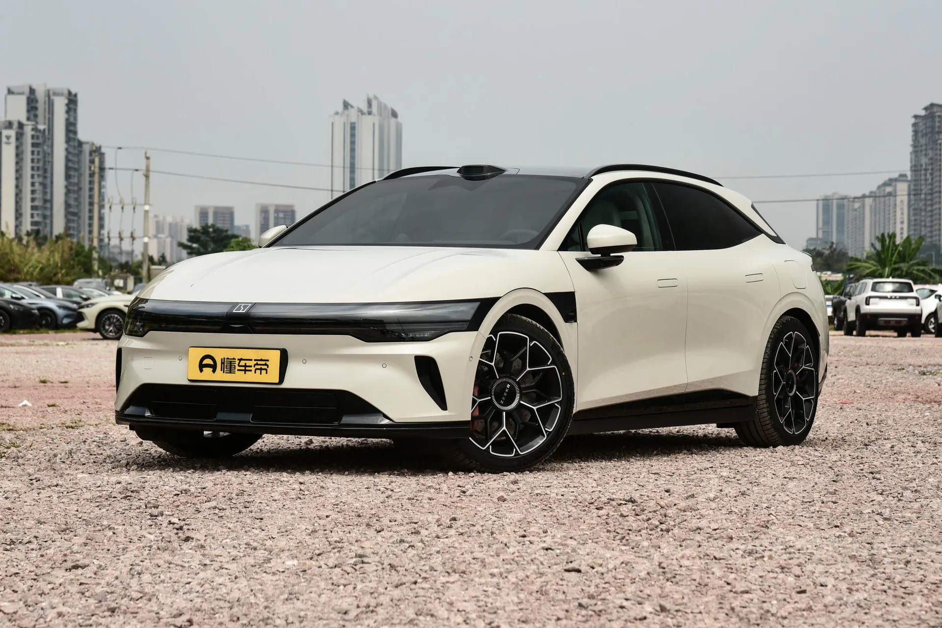  007 GT RWD Max 75kWh