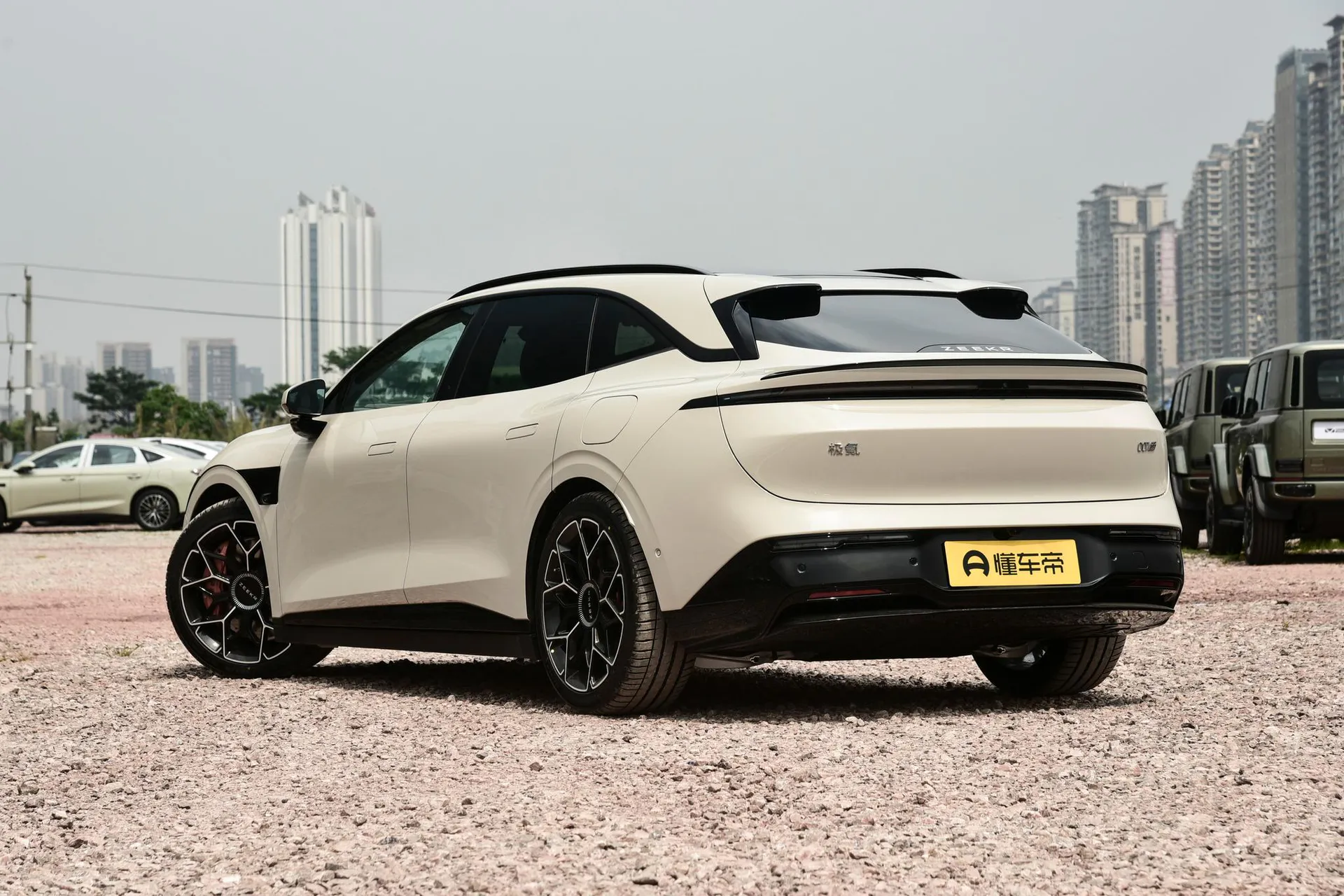  007 GT RWD Max 75kWh
