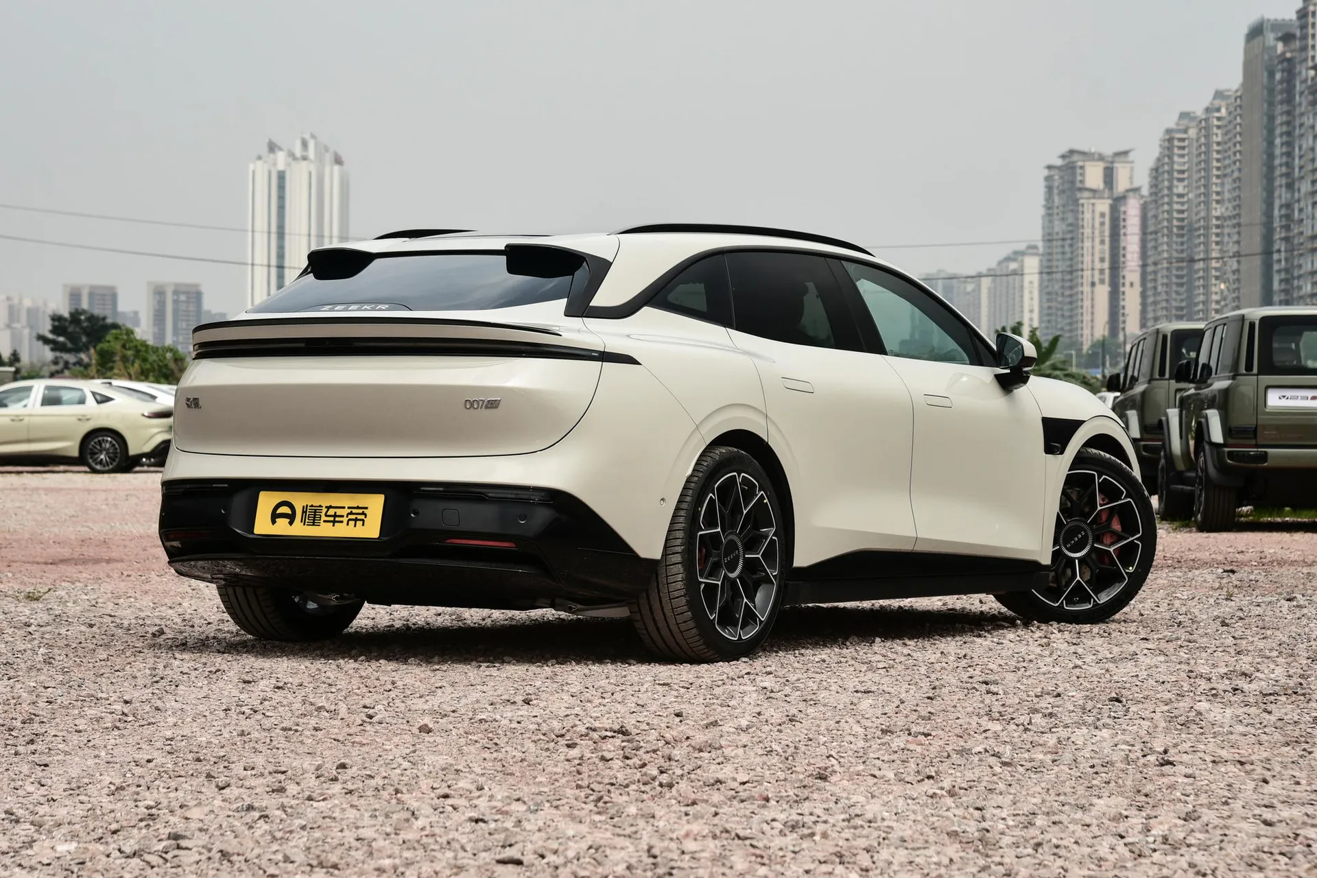  007 GT RWD Max 75kWh