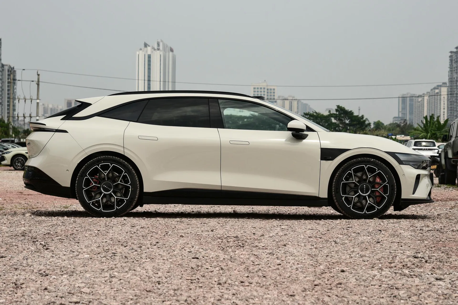  007 GT RWD Max 75kWh