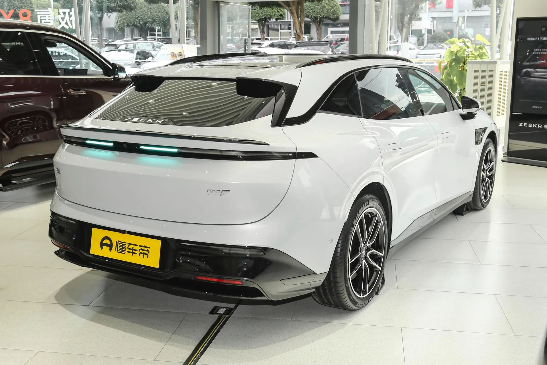  007 GT RWD Max 75kWh