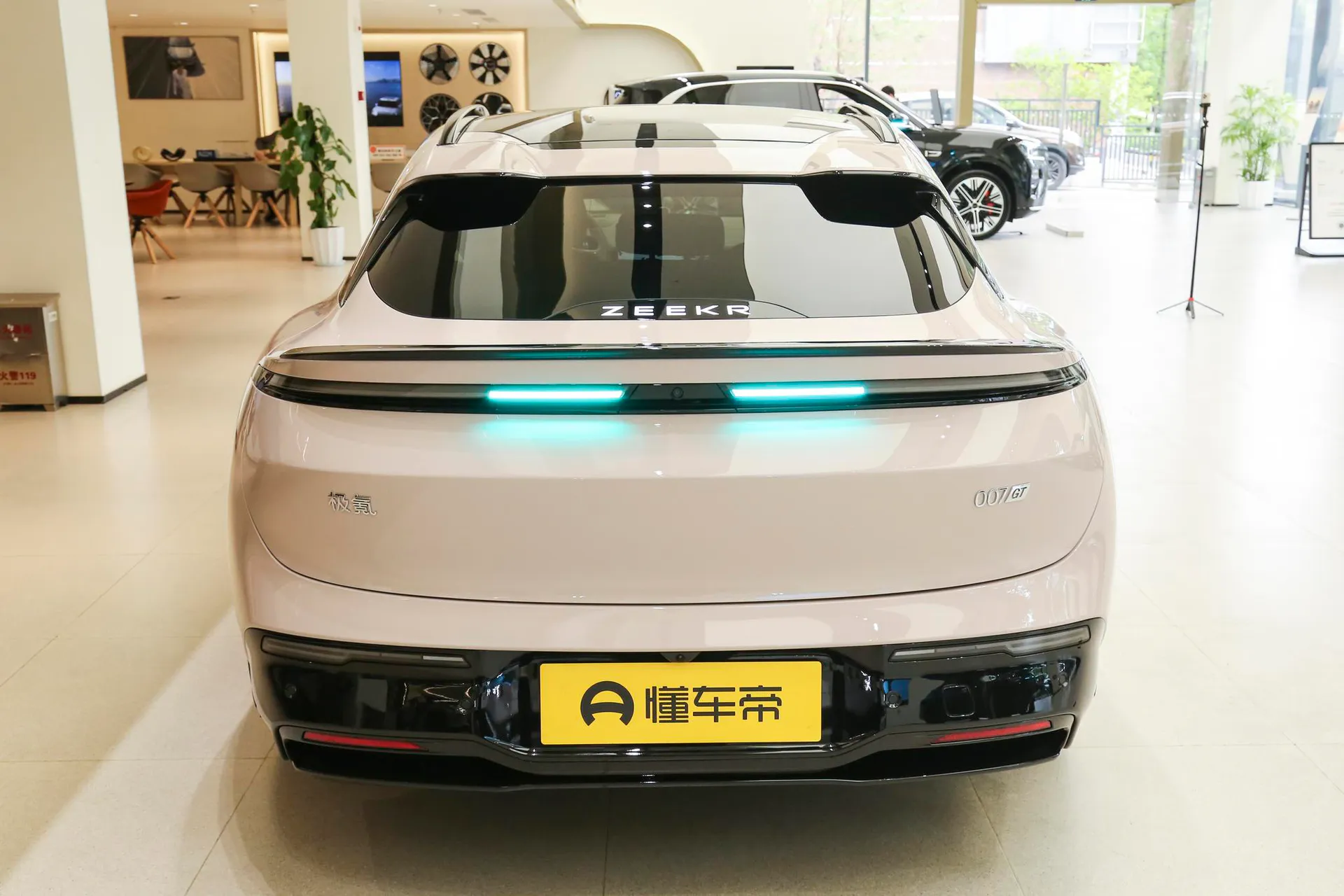  007 GT RWD Max 75kWh