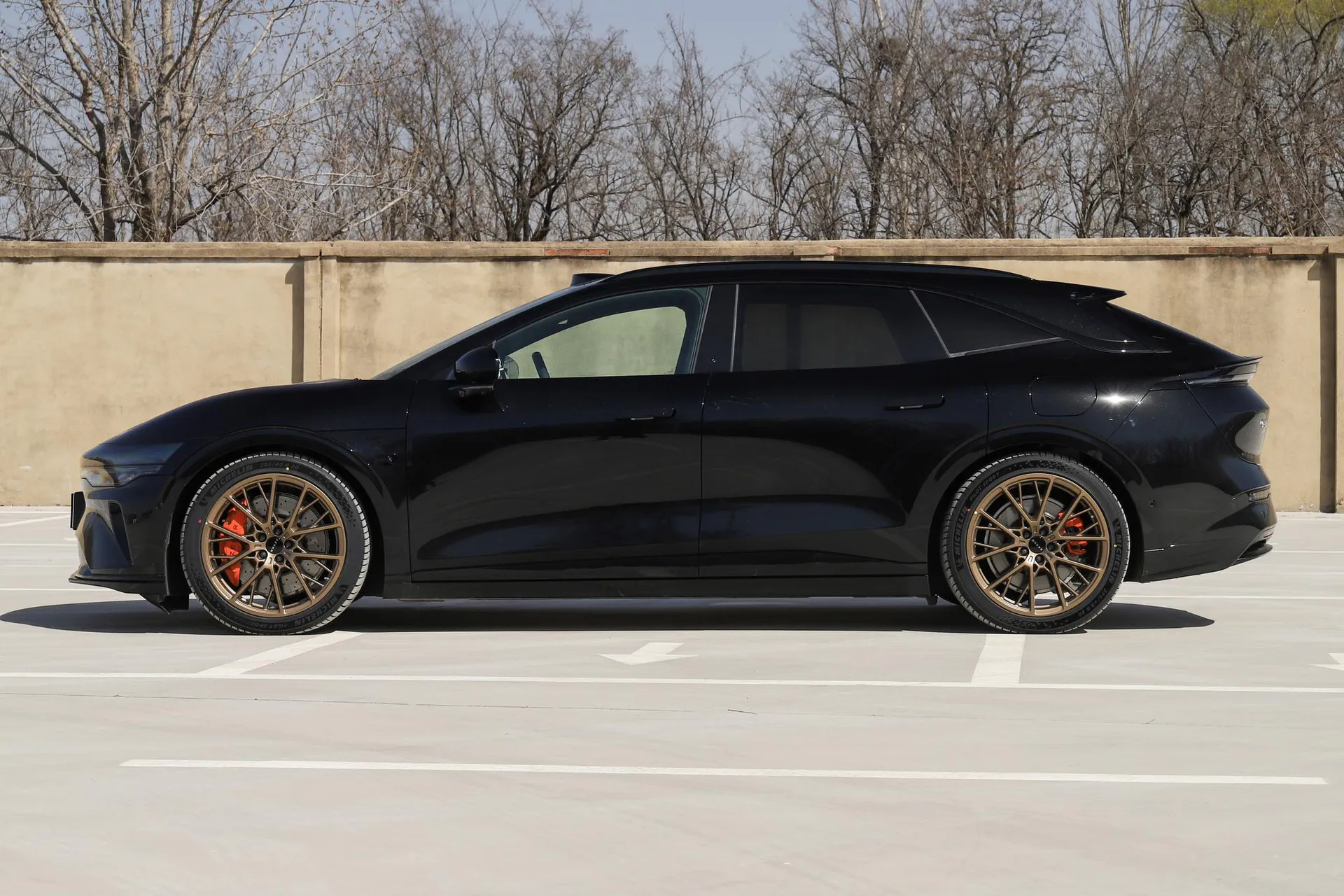  007 GT AWD Max 75kWh