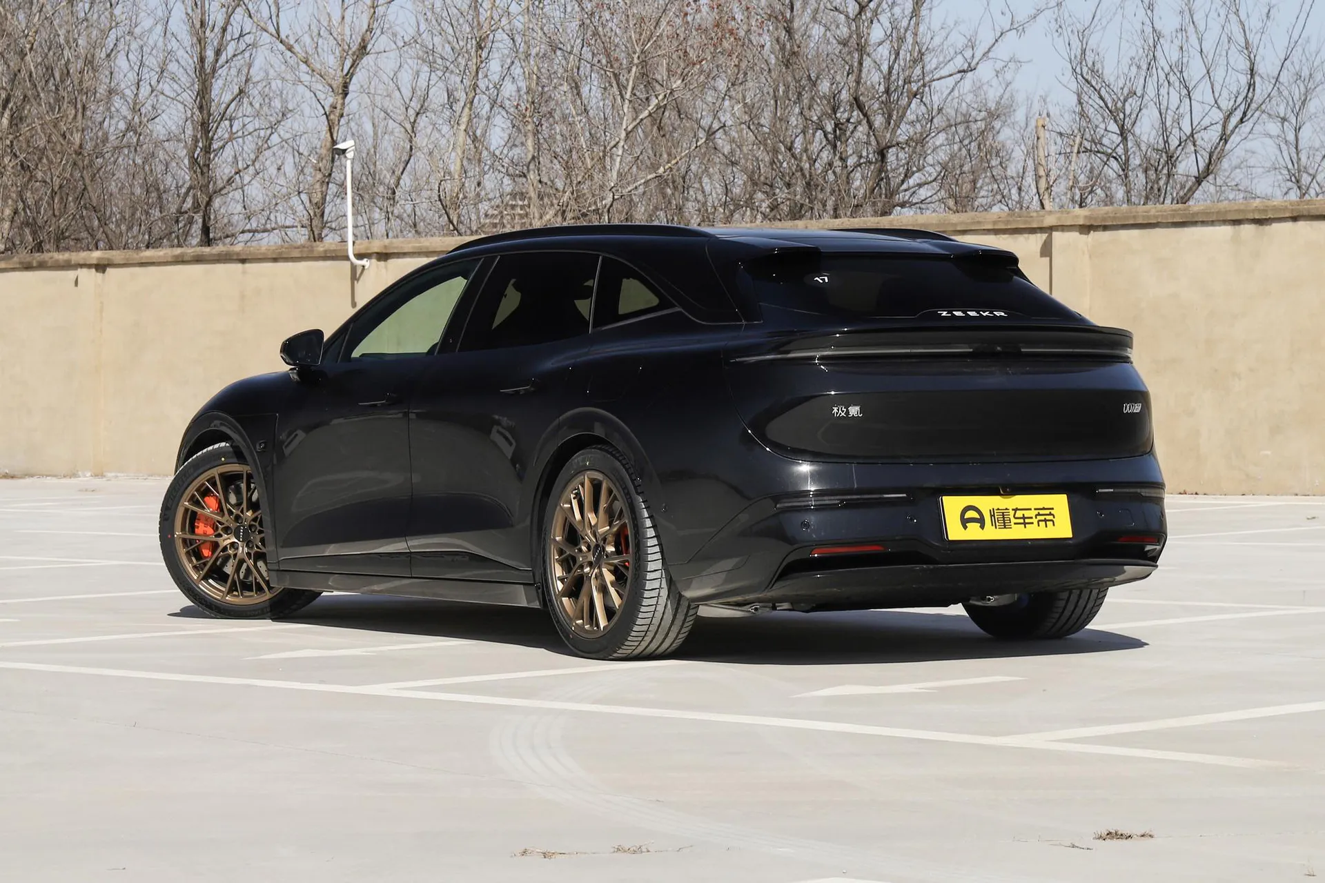  007 GT AWD Max 75kWh