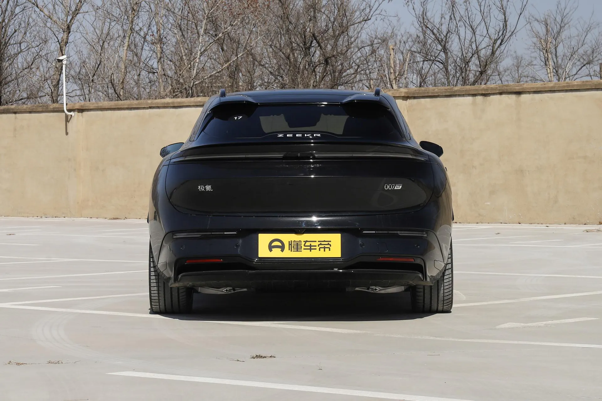 007 GT AWD Max 75kWh