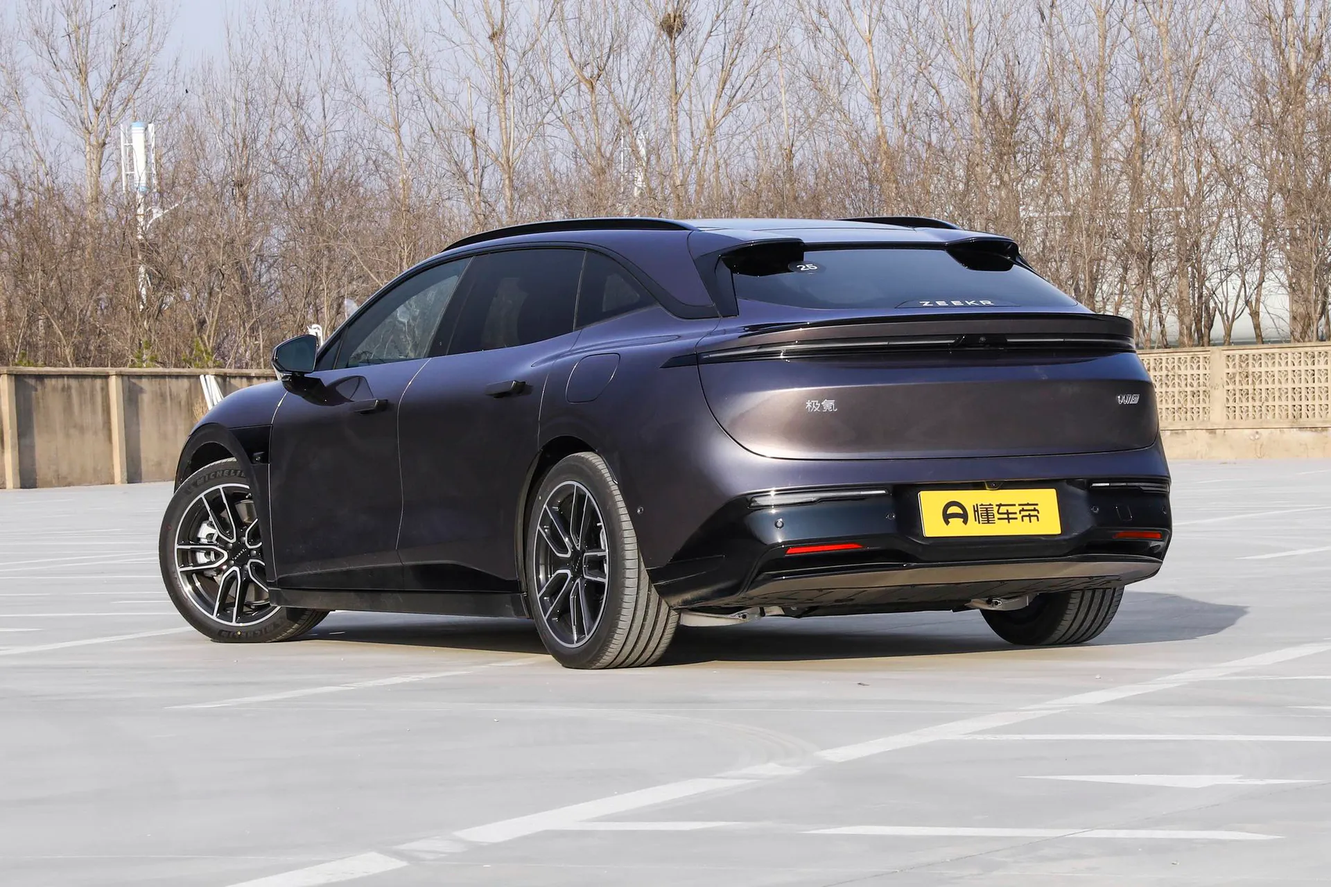  007 GT AWD Max 75kWh