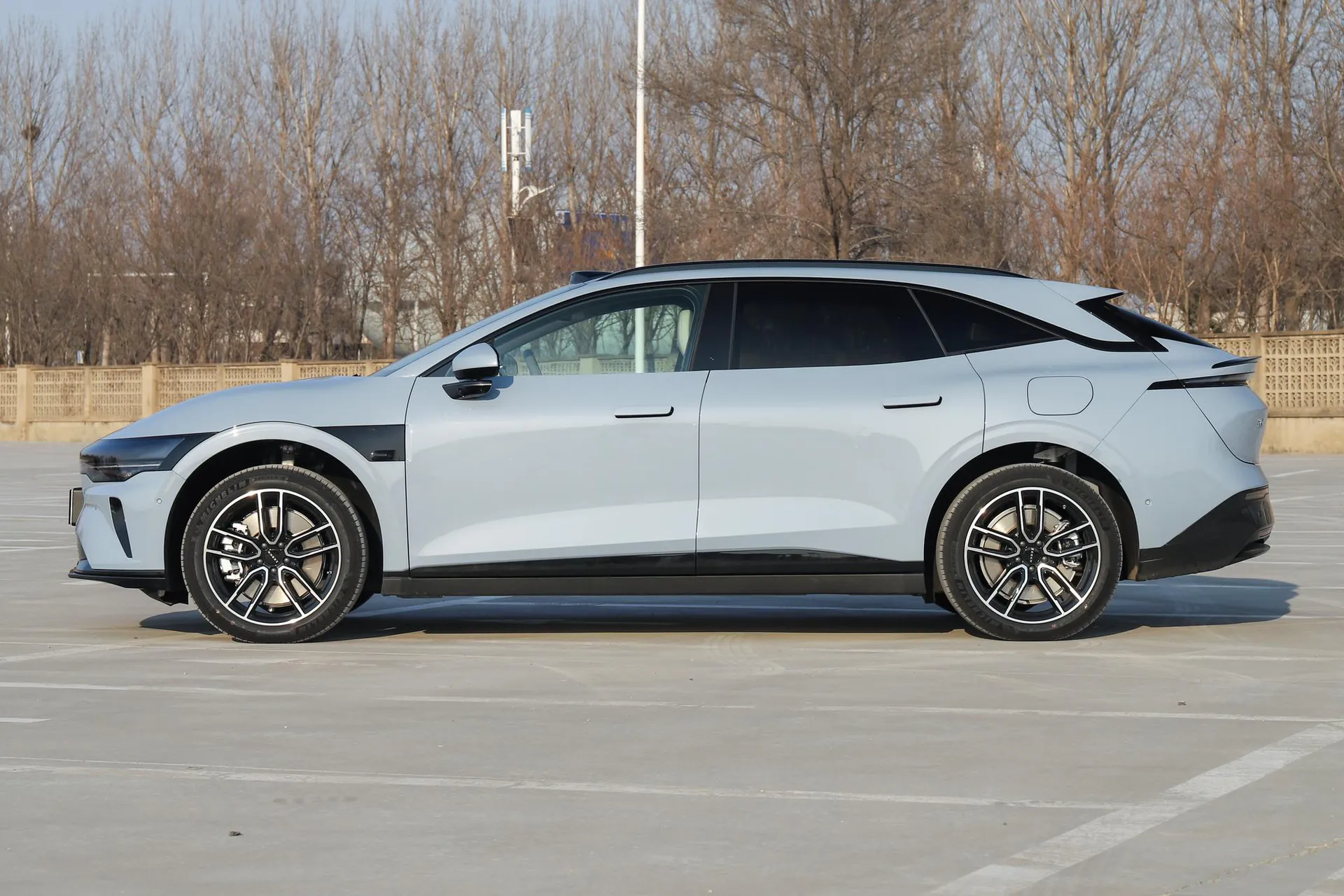  007 GT AWD Max 75kWh