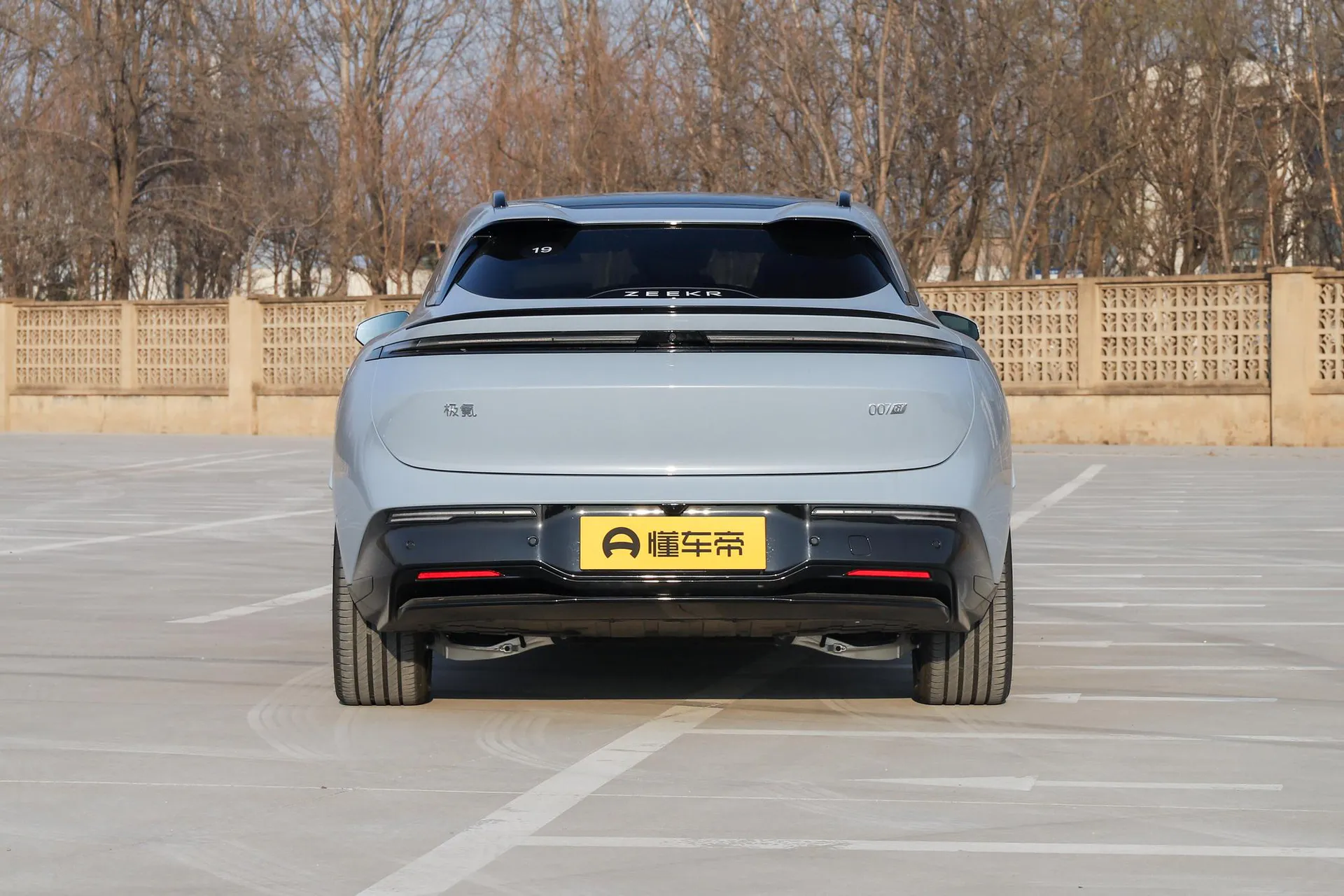  007 GT AWD Max 75kWh