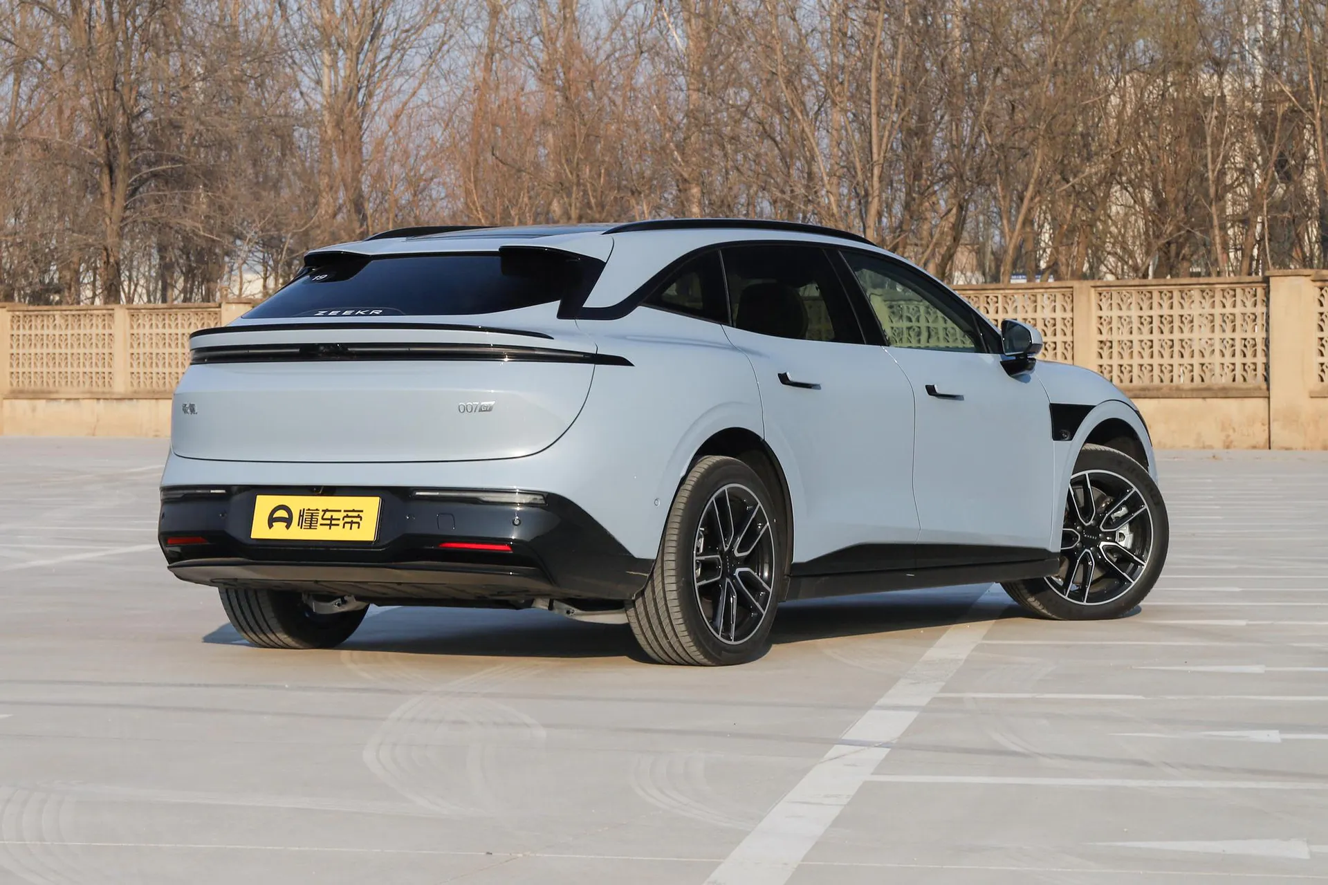  007 GT AWD Max 75kWh