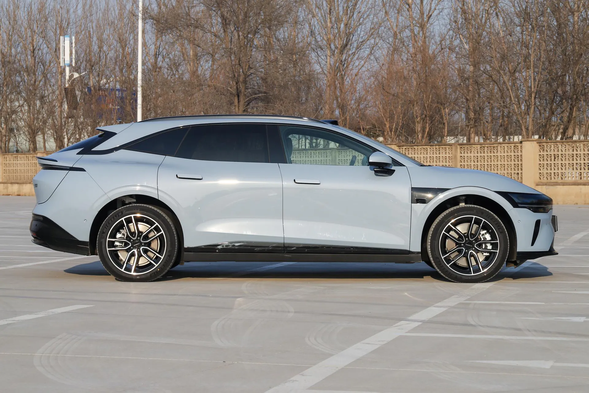  007 GT AWD Max 75kWh
