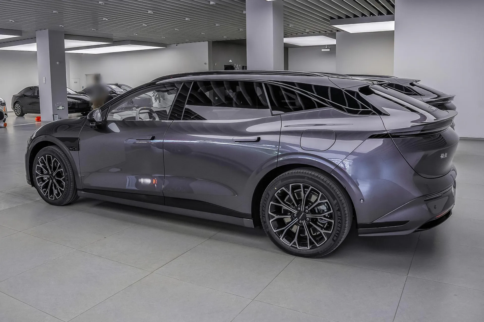  007 GT RWD Smart Driving 75kWh