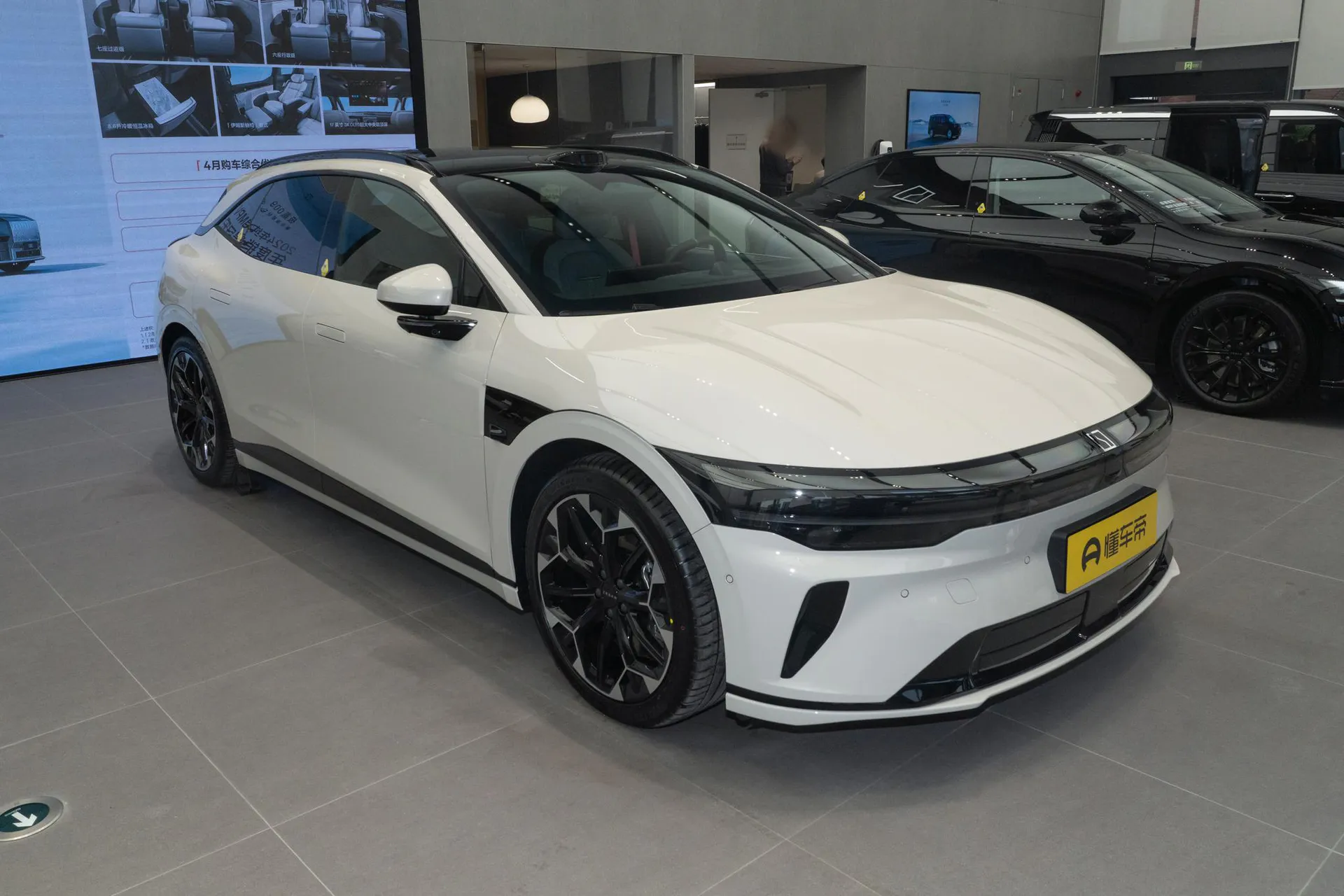  007 GT RWD Smart Driving 75kWh