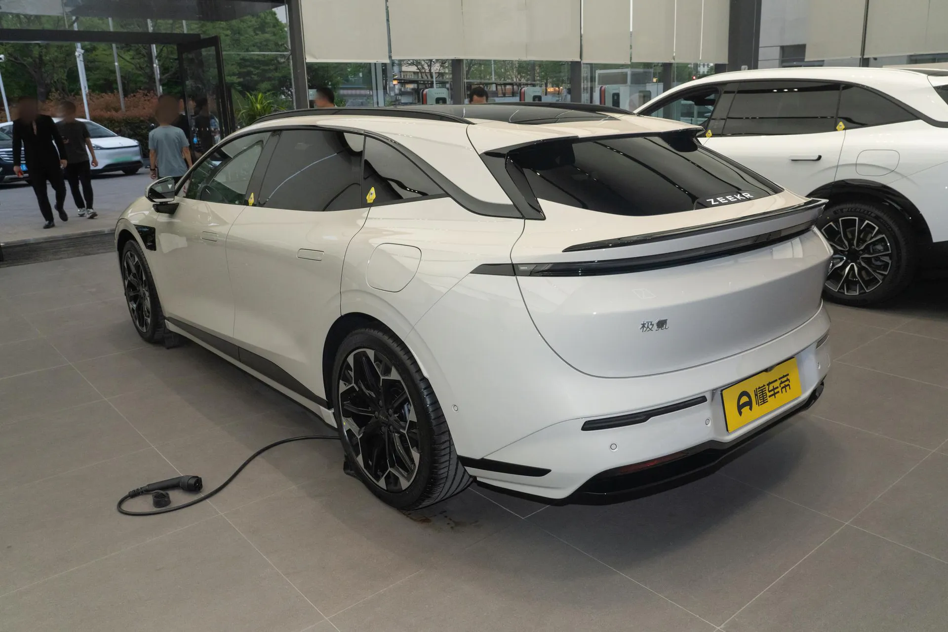  007 GT RWD Smart Driving 75kWh