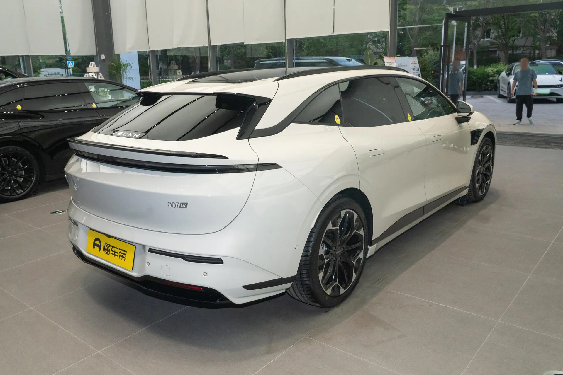  007 GT RWD Smart Driving 75kWh