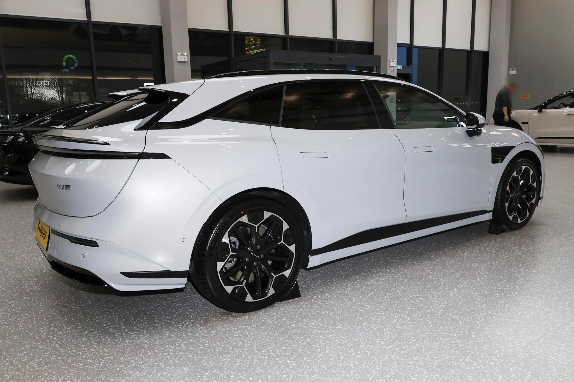  007 GT RWD Smart Driving 75kWh