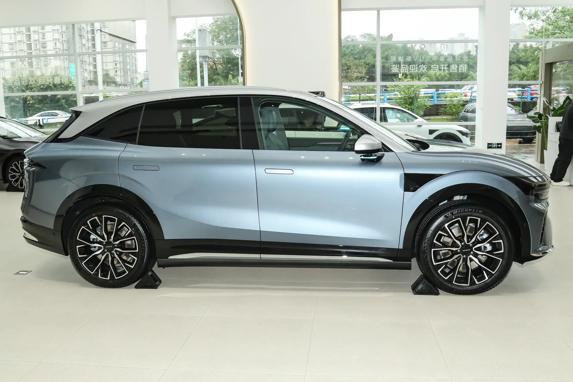  7X 75kWh RWD Max