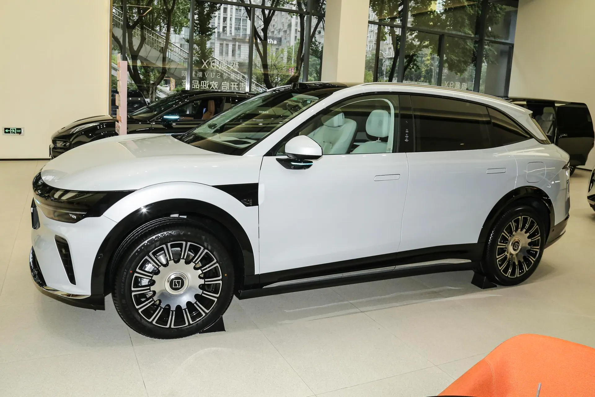 7X 75kWh RWD Max