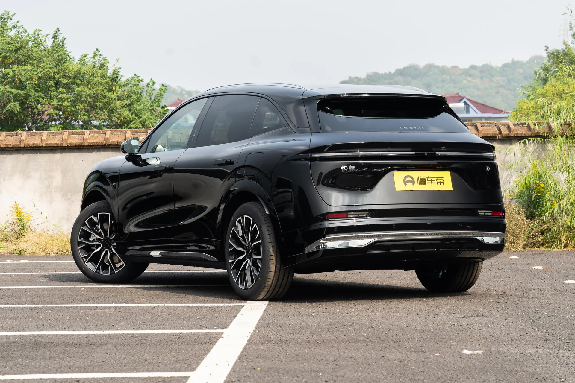  7X 103kWh RWD Max