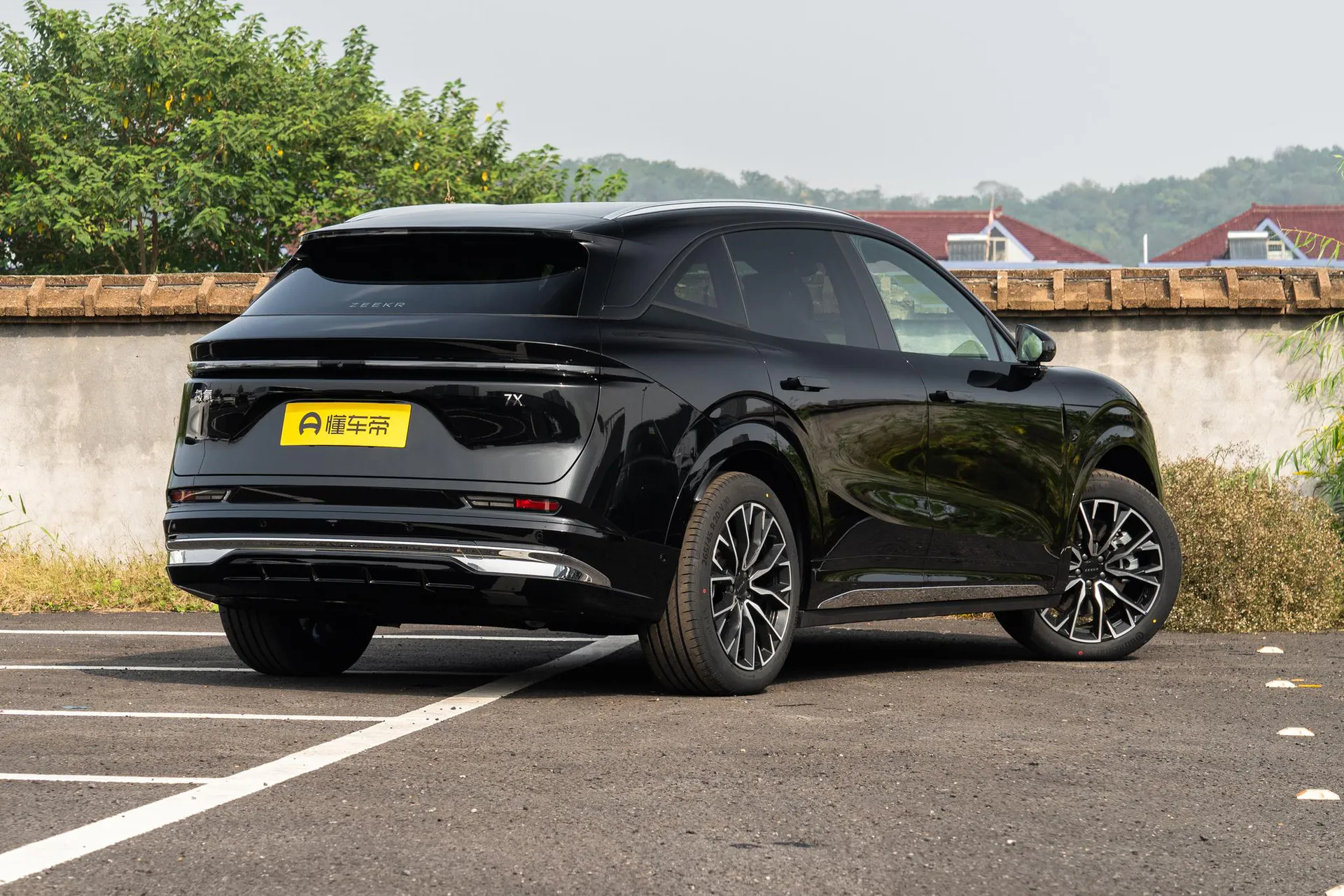  7X 103kWh RWD Max
