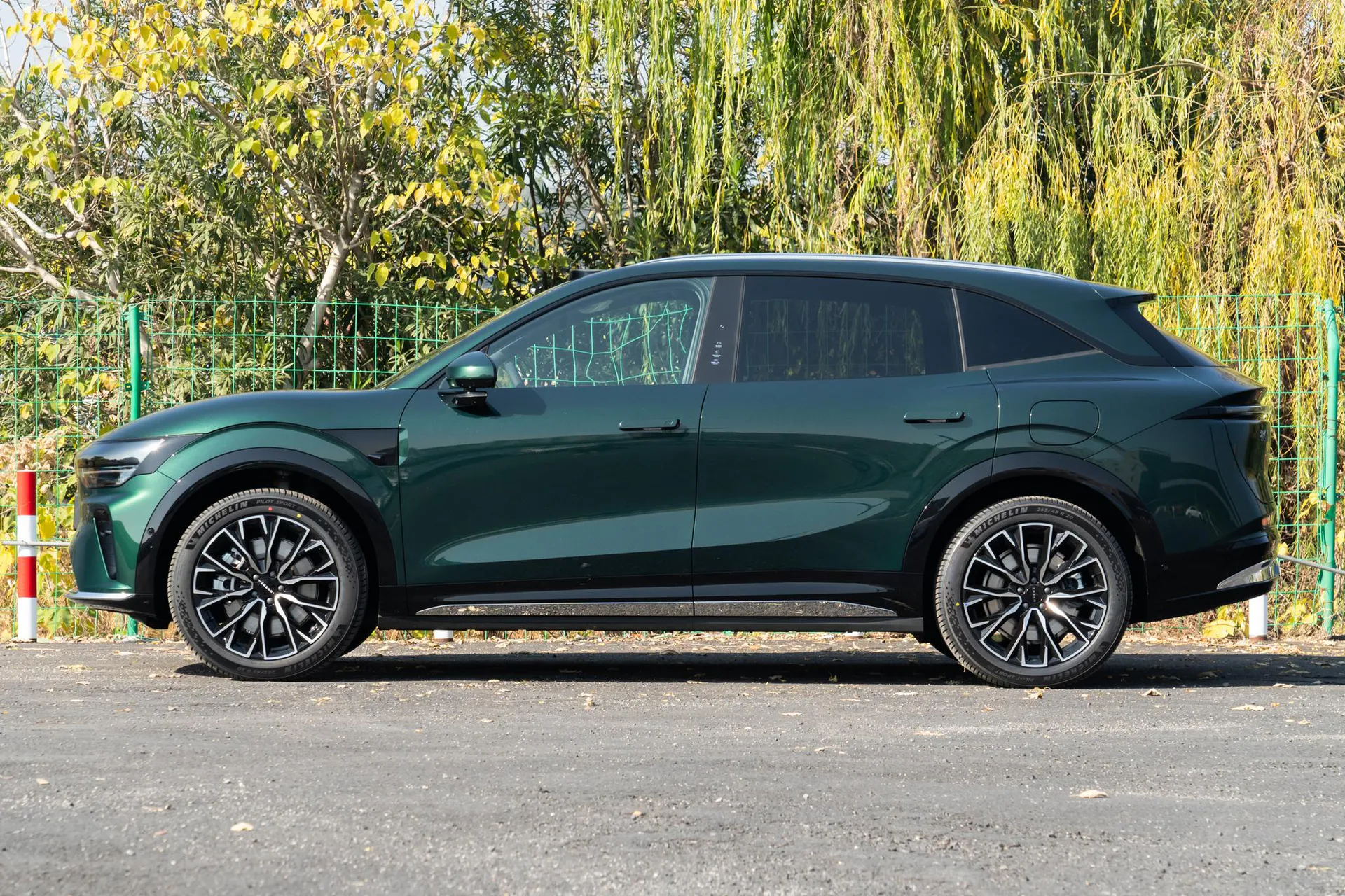  7X 103kWh RWD Max