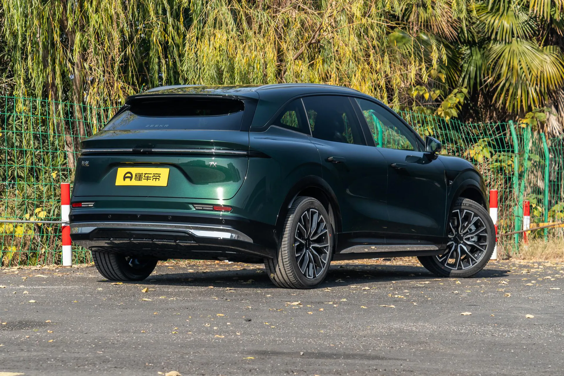  7X 103kWh RWD Max