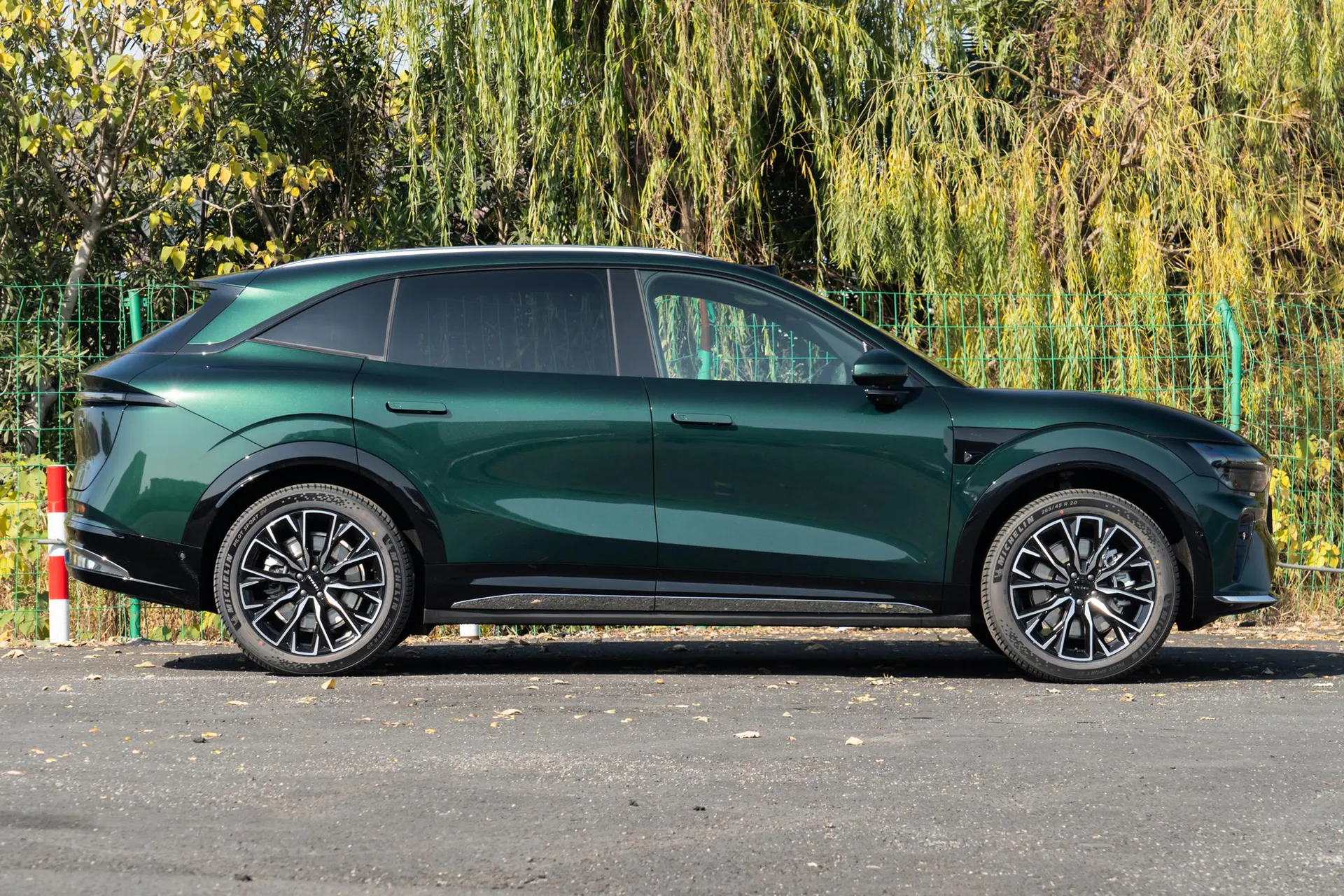 7X 103kWh RWD Max