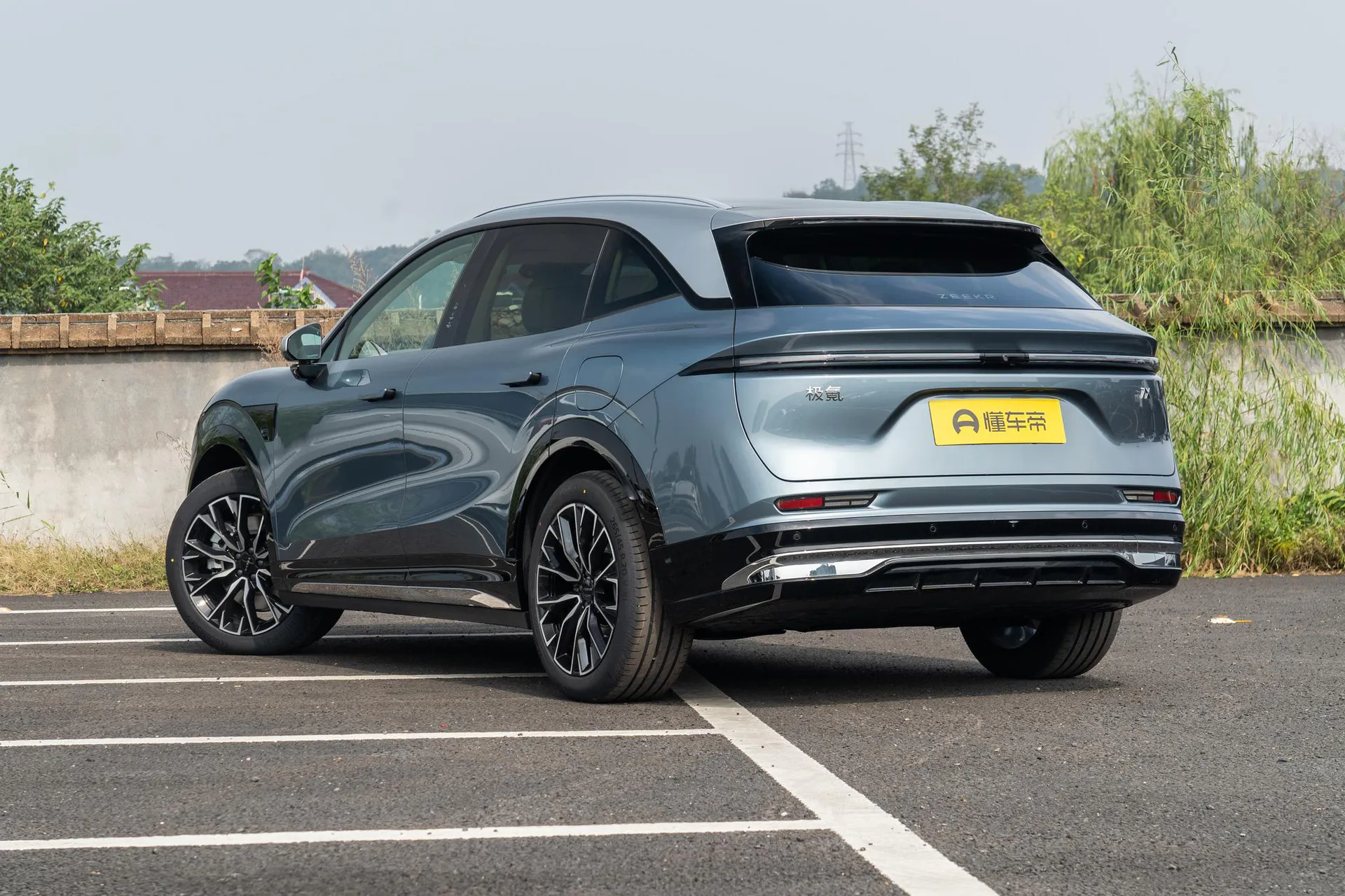  7X 103kWh RWD Max