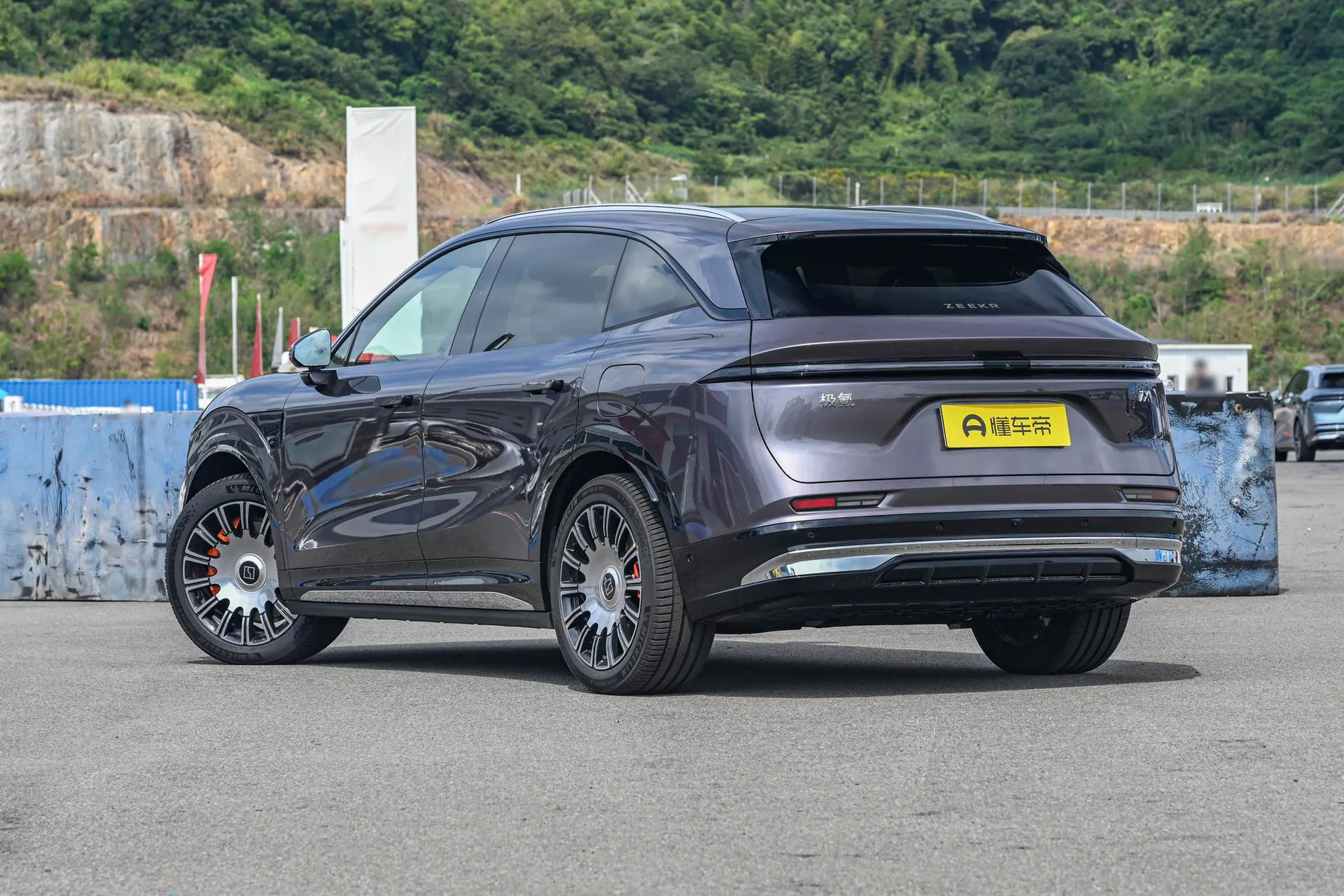  7X 103kWh RWD Max