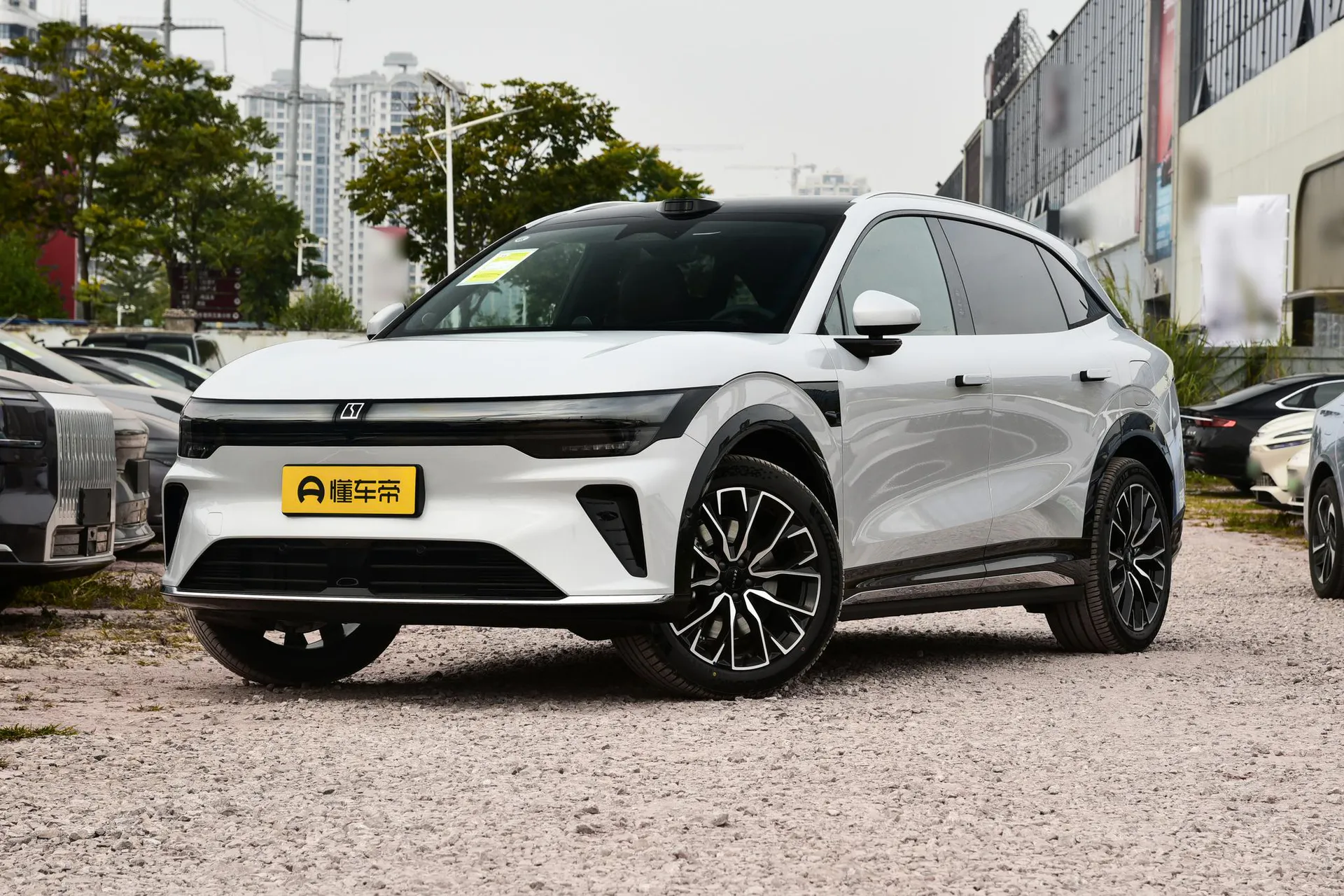  7X 103kWh RWD Max
