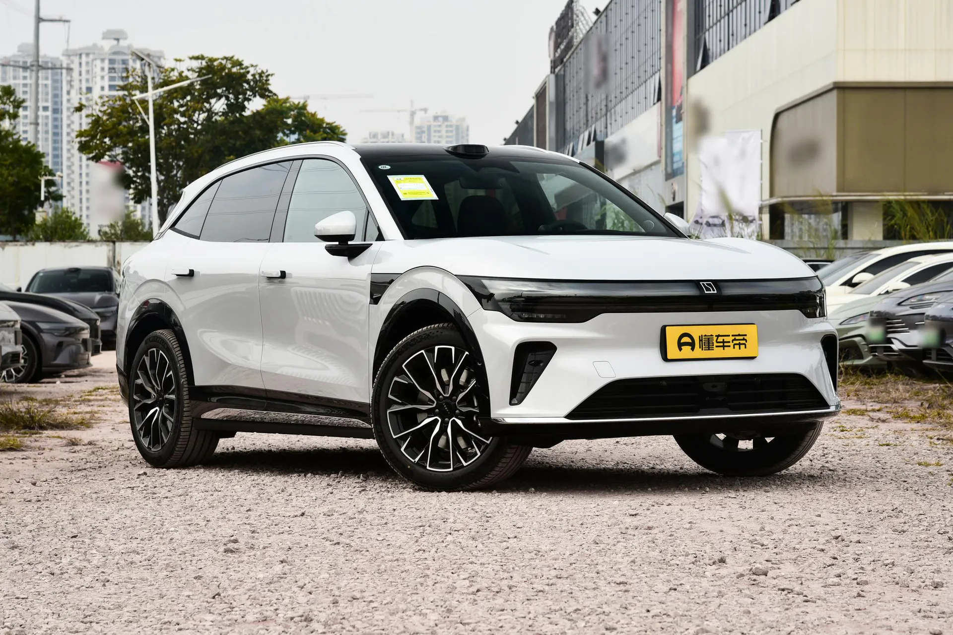  7X 103kWh RWD Max